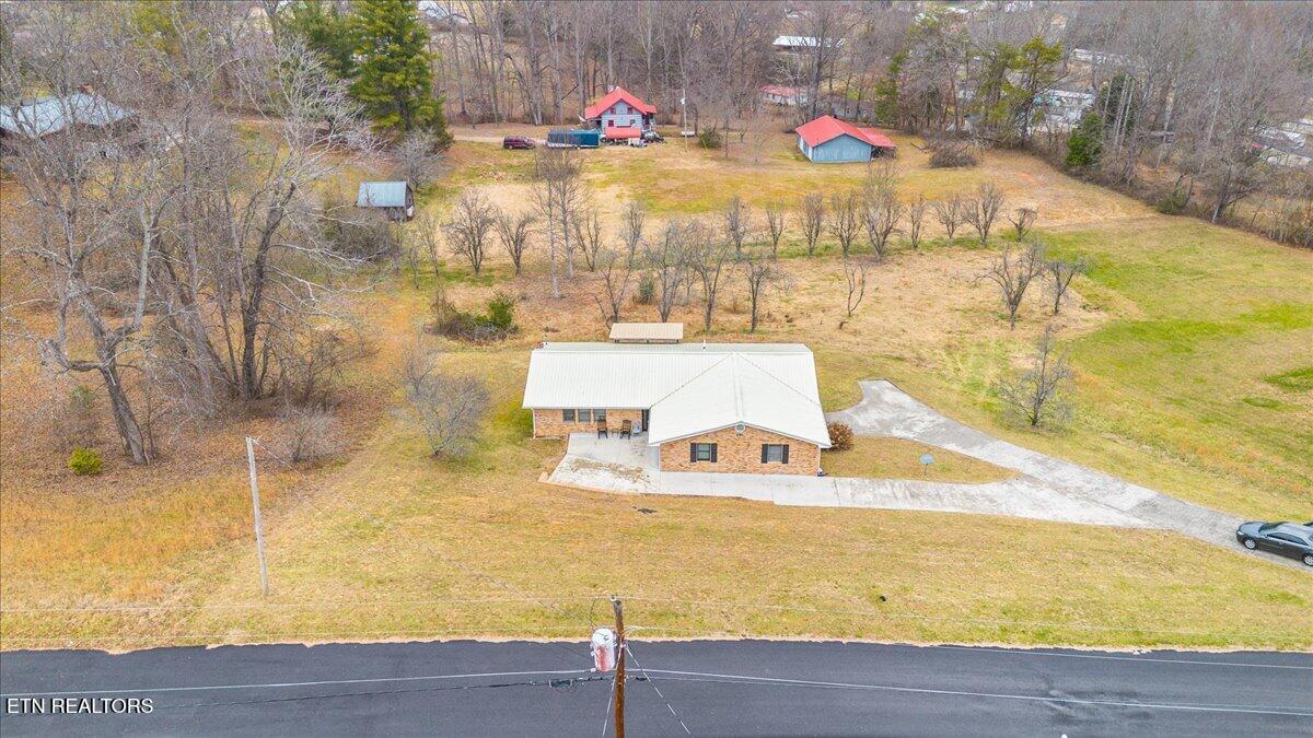261 Lance Lane Lafollette TN 37766