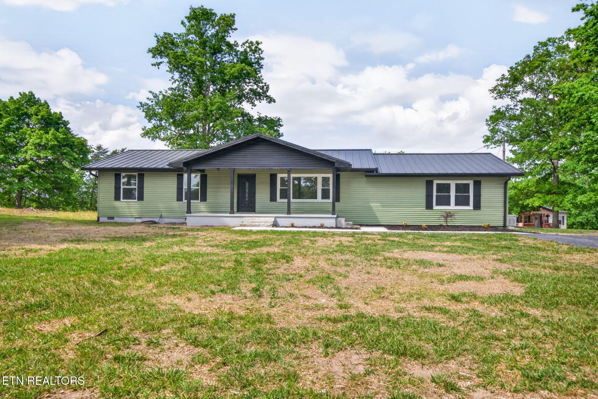 4097 Hanging Limb Highway Monterey TN 38574