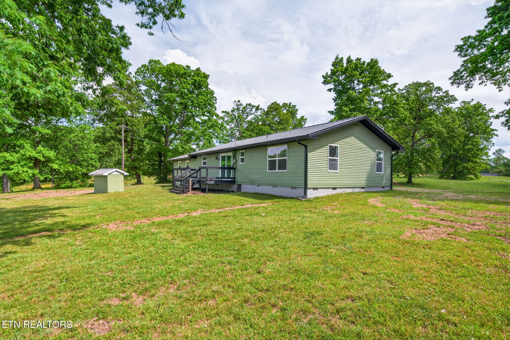 4097 Hanging Limb Highway Monterey TN 38574