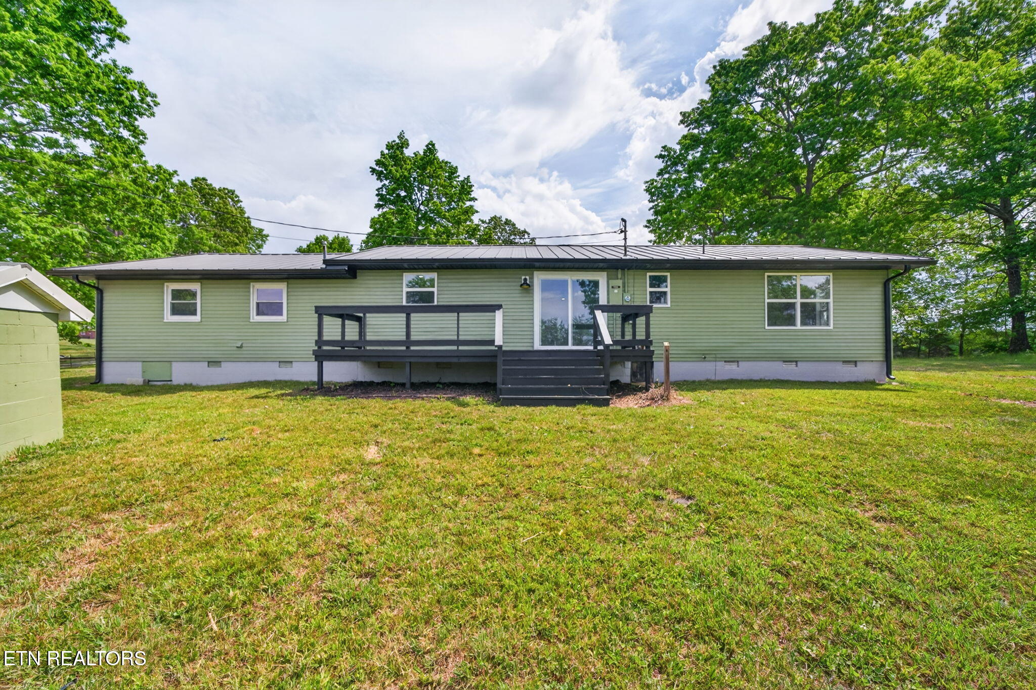 4097 Hanging Limb Highway Monterey TN 38574