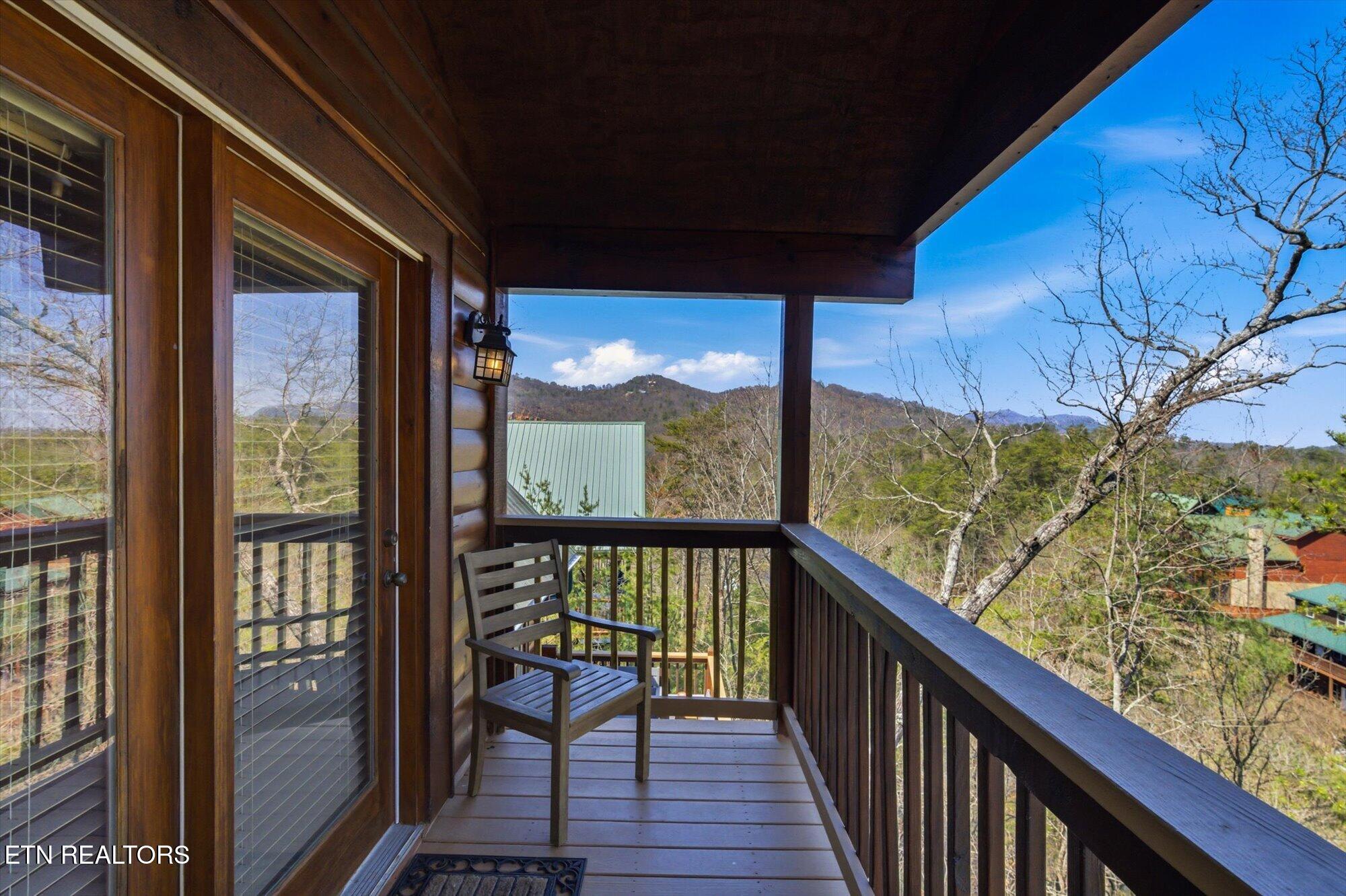 741 Chickasaw Gap Way Pigeon Forge TN 37863