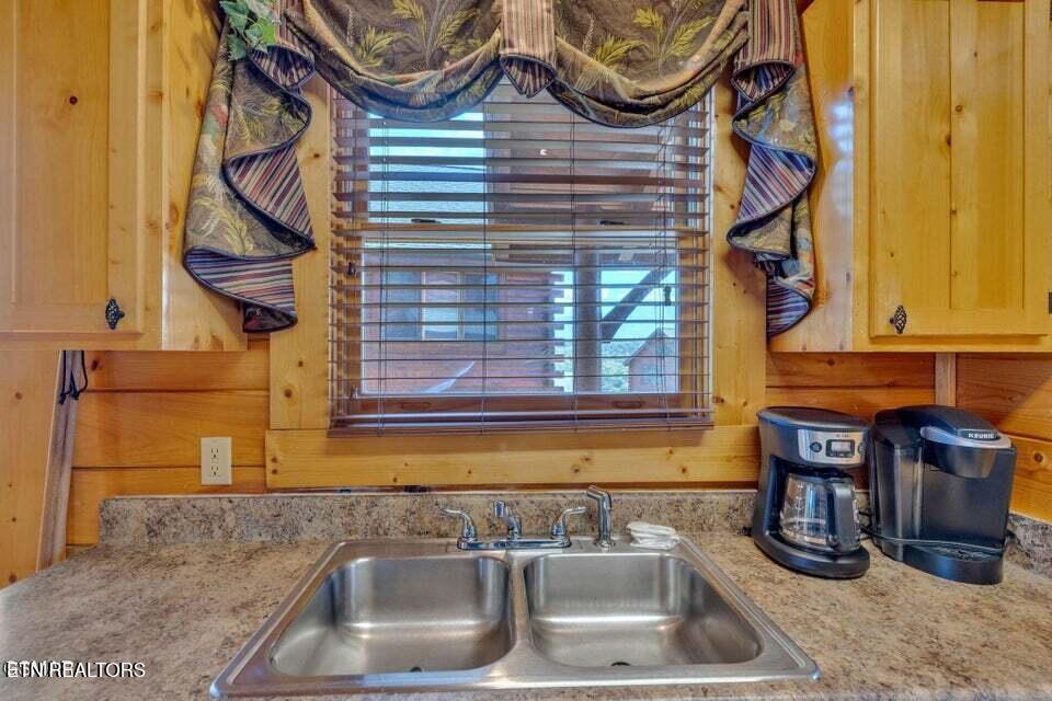2835 White Oak Ridge Lane Sevierville TN 37862