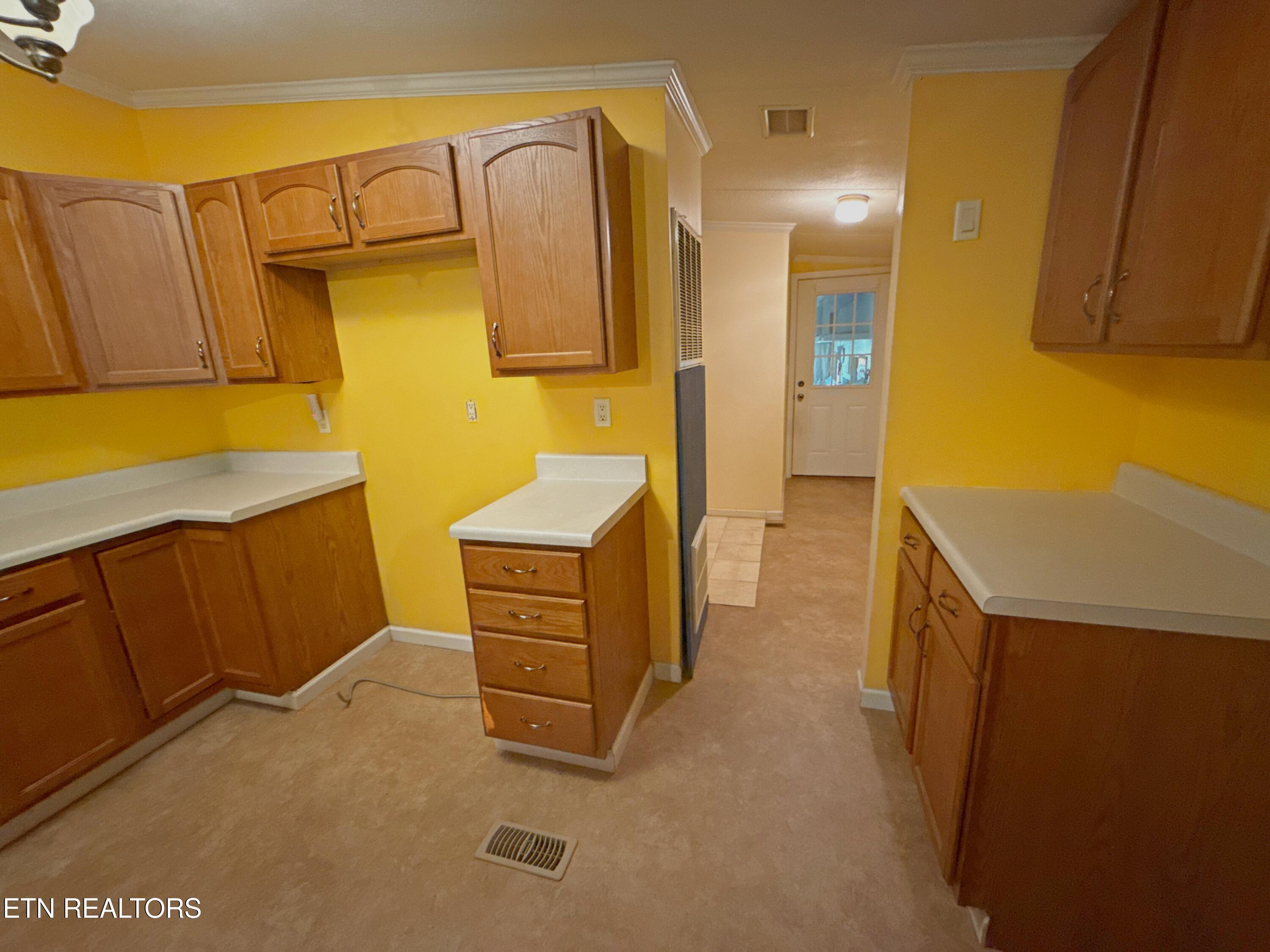 1325 Sharp Lane Caryville TN 37714