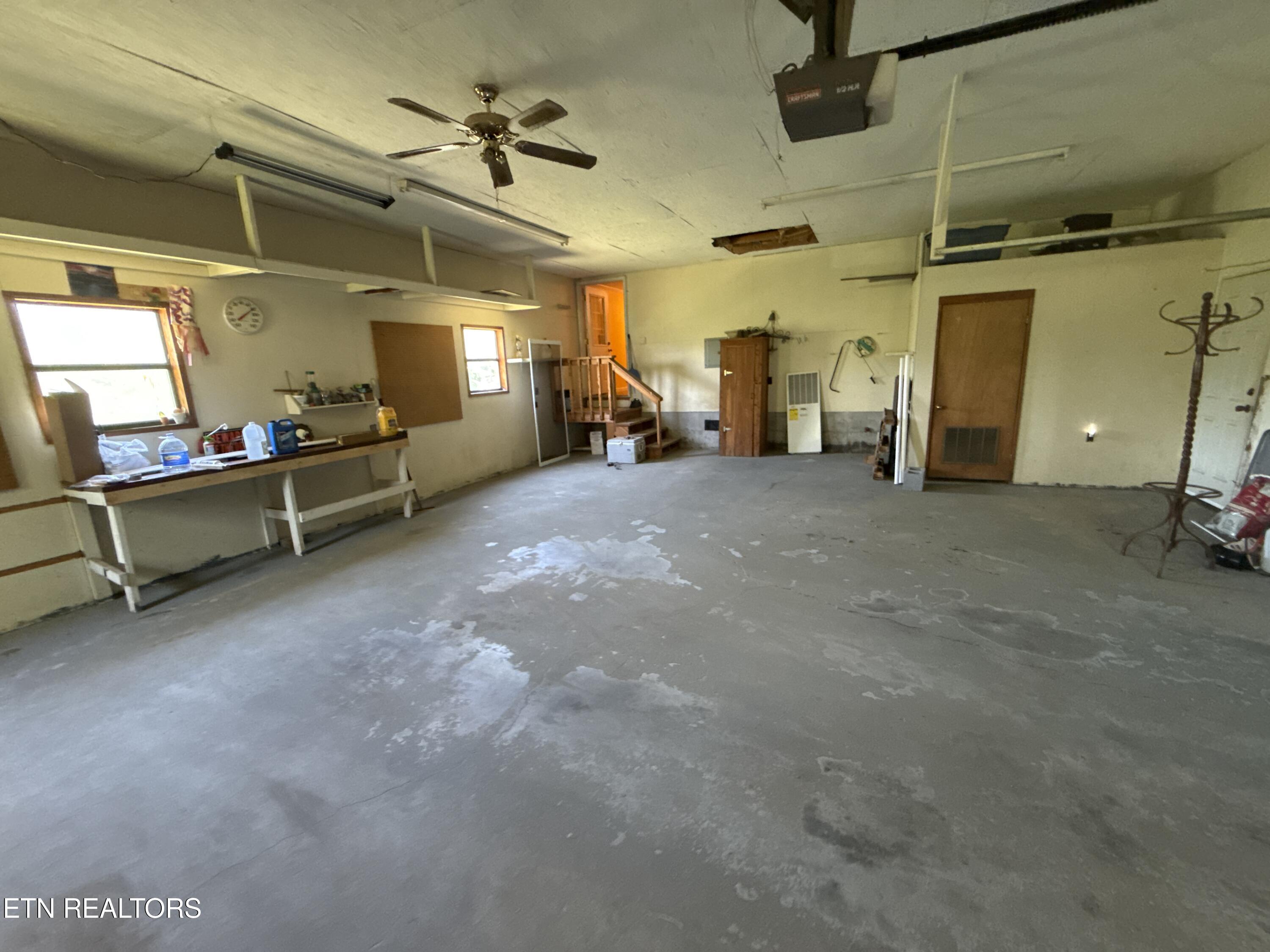 1325 Sharp Lane Caryville TN 37714