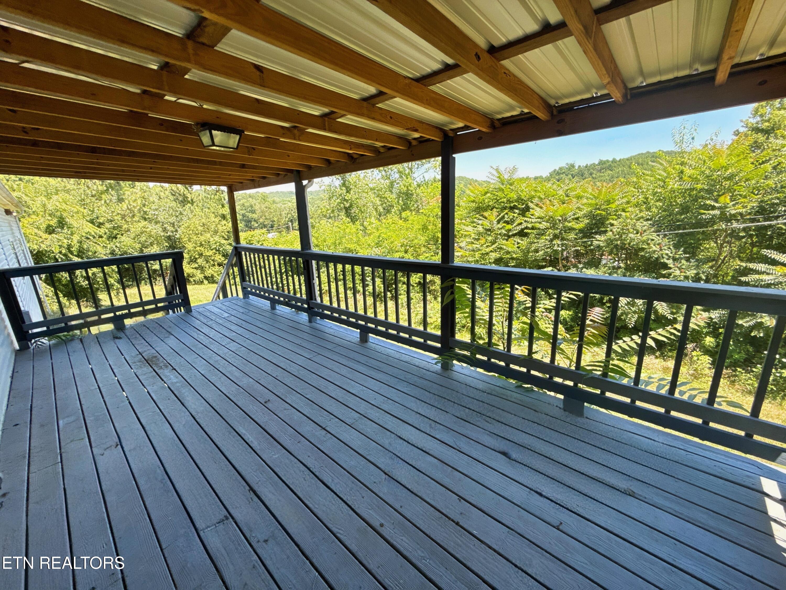 1325 Sharp Lane Caryville TN 37714