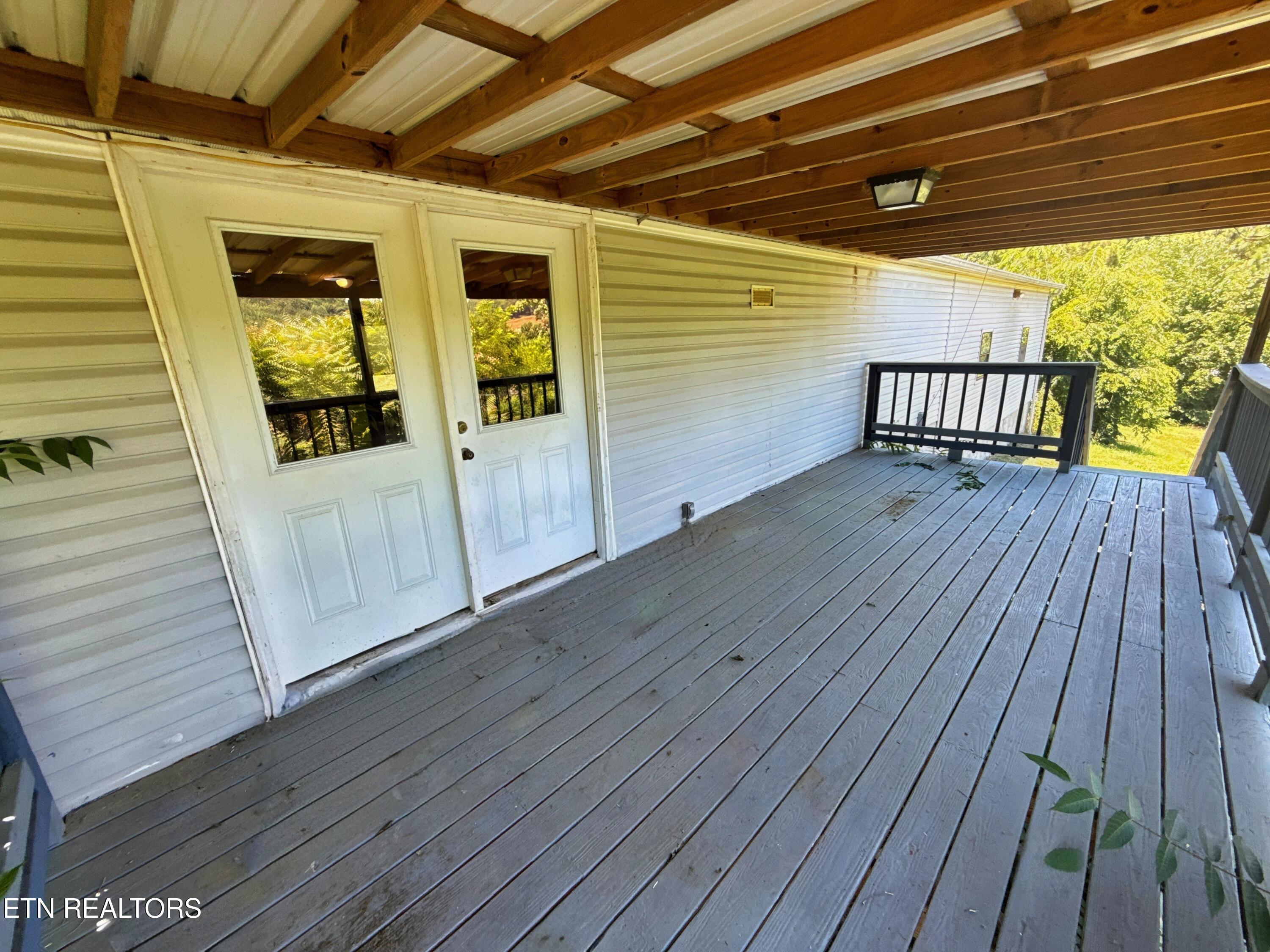 1325 Sharp Lane Caryville TN 37714