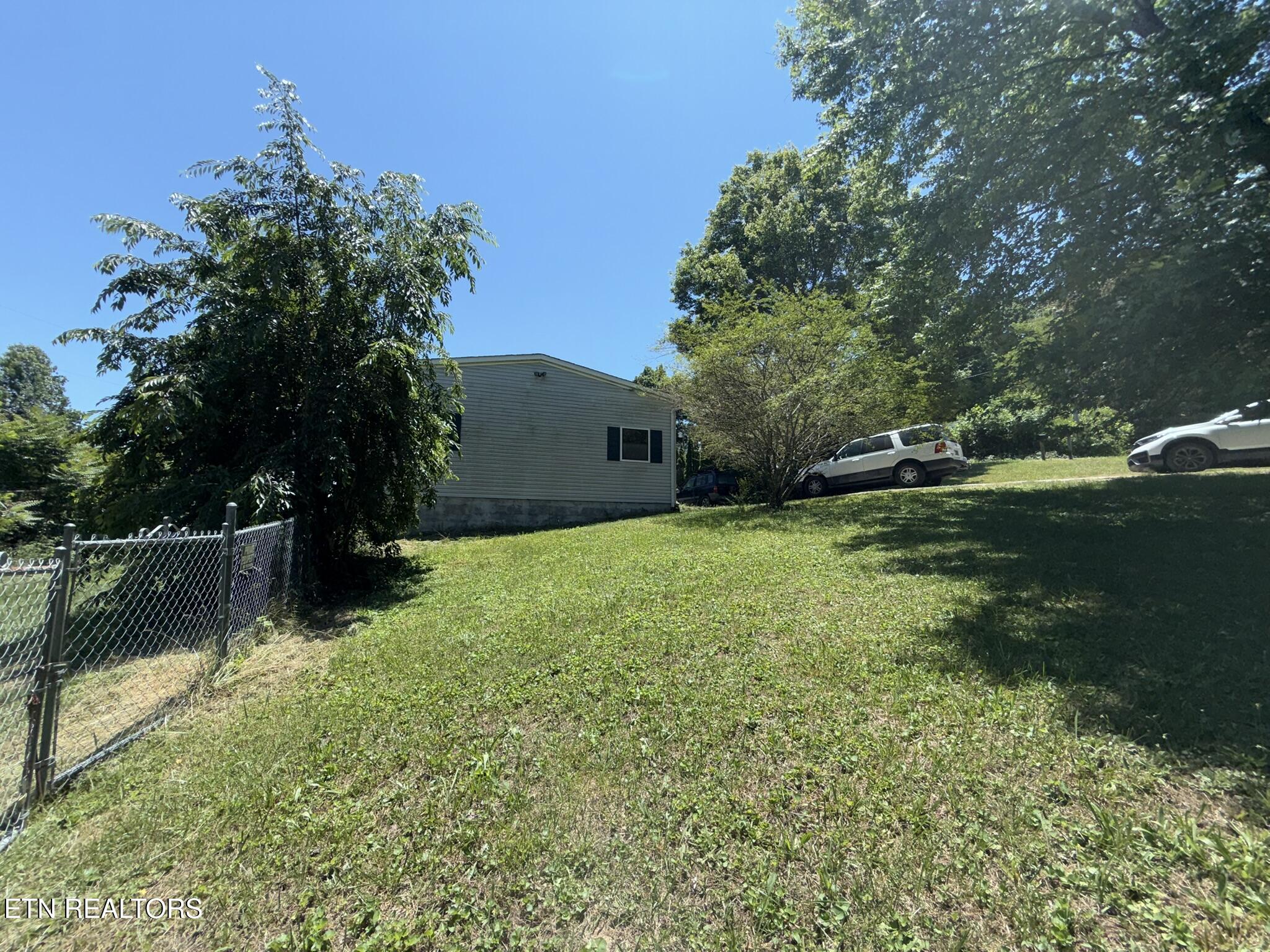 1325 Sharp Lane Caryville TN 37714