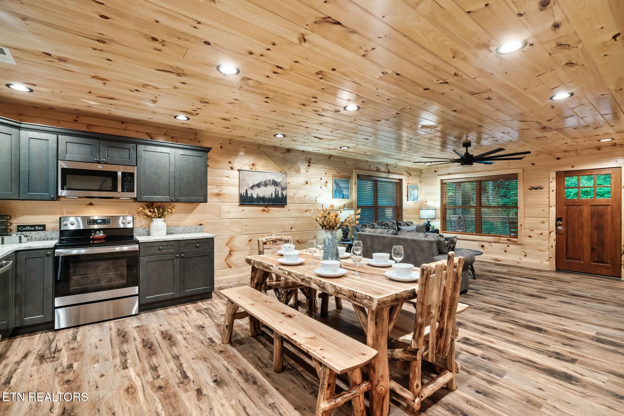 3211 Old Mountain Road Sevierville TN 37876