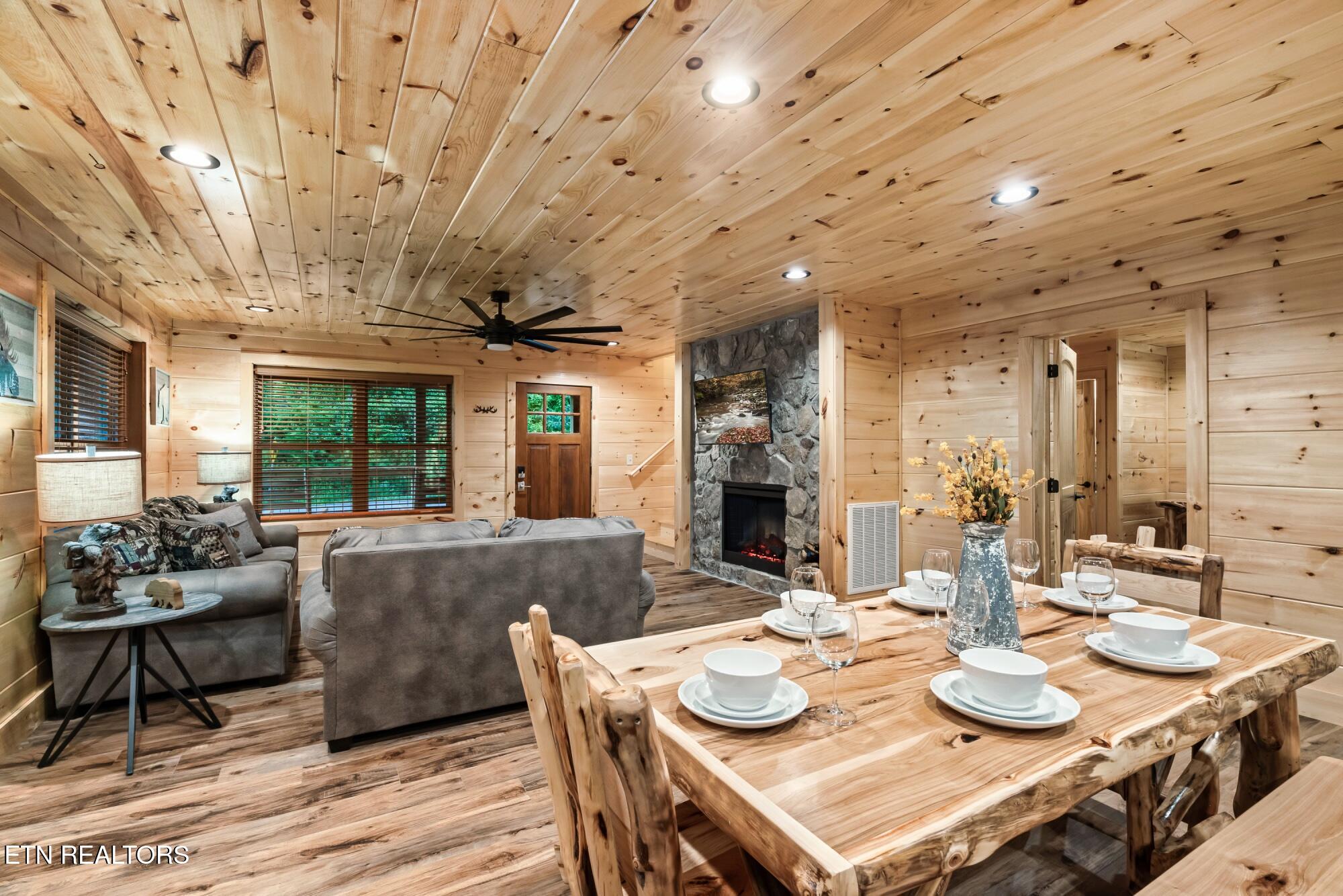 3211 Old Mountain Road Sevierville TN 37876