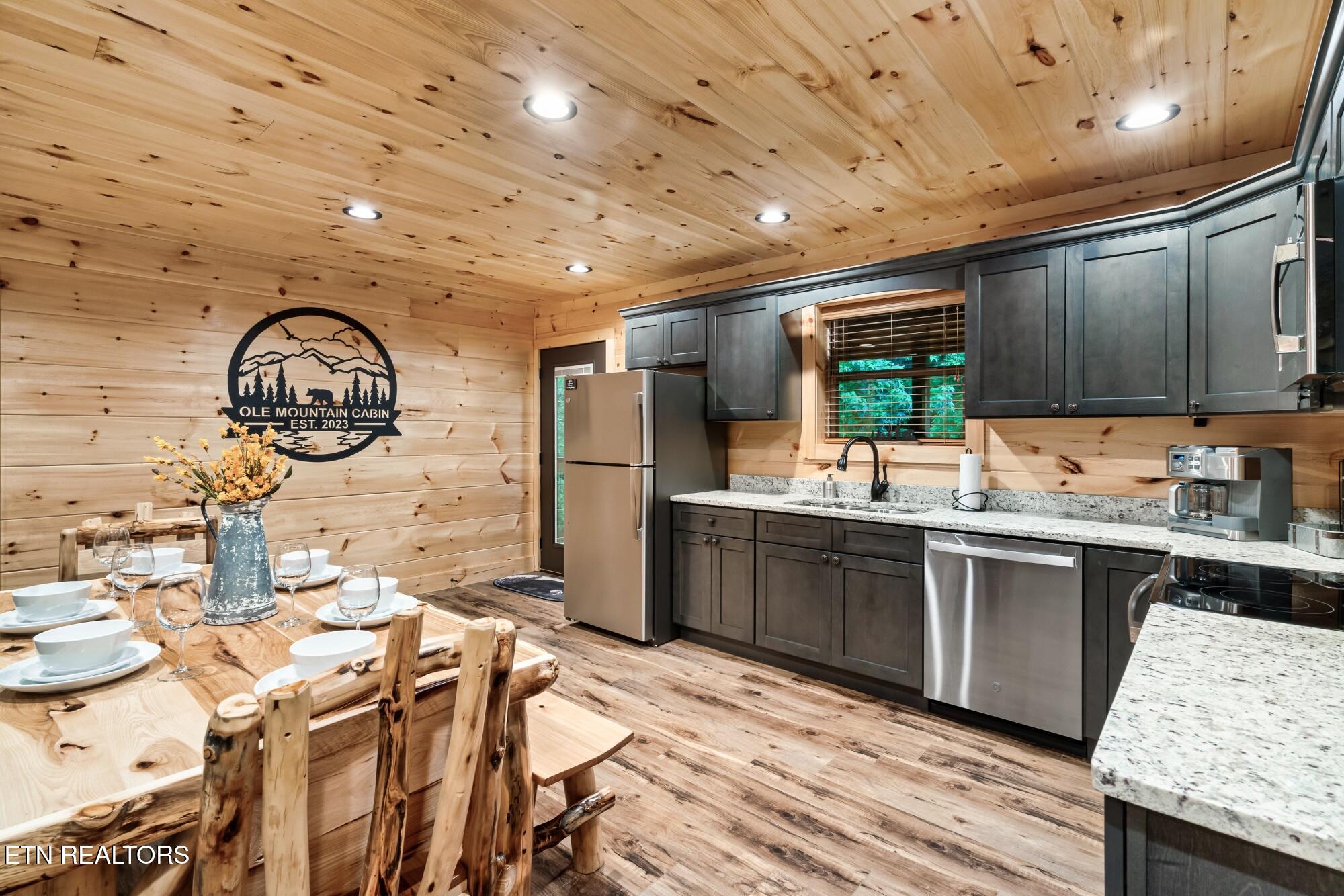 3211 Old Mountain Road Sevierville TN 37876