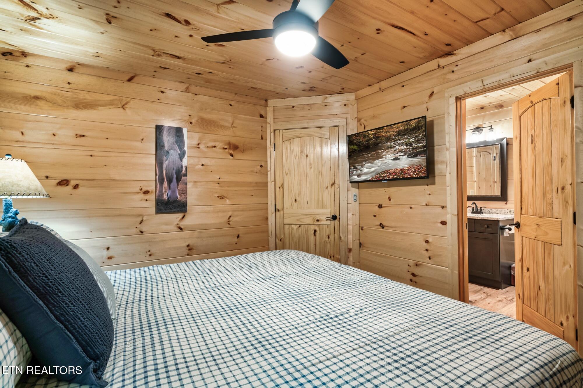 3211 Old Mountain Road Sevierville TN 37876