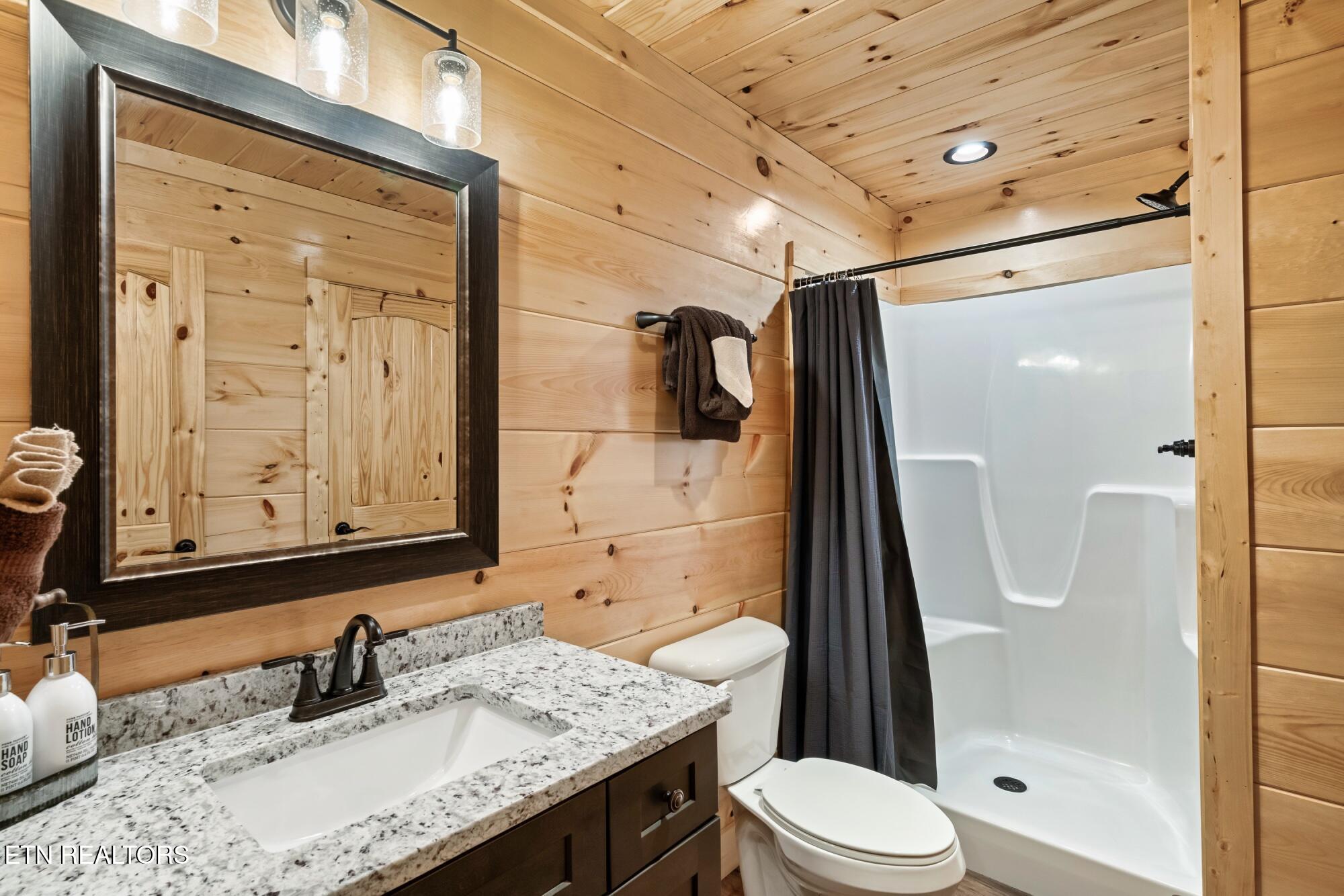 3211 Old Mountain Road Sevierville TN 37876