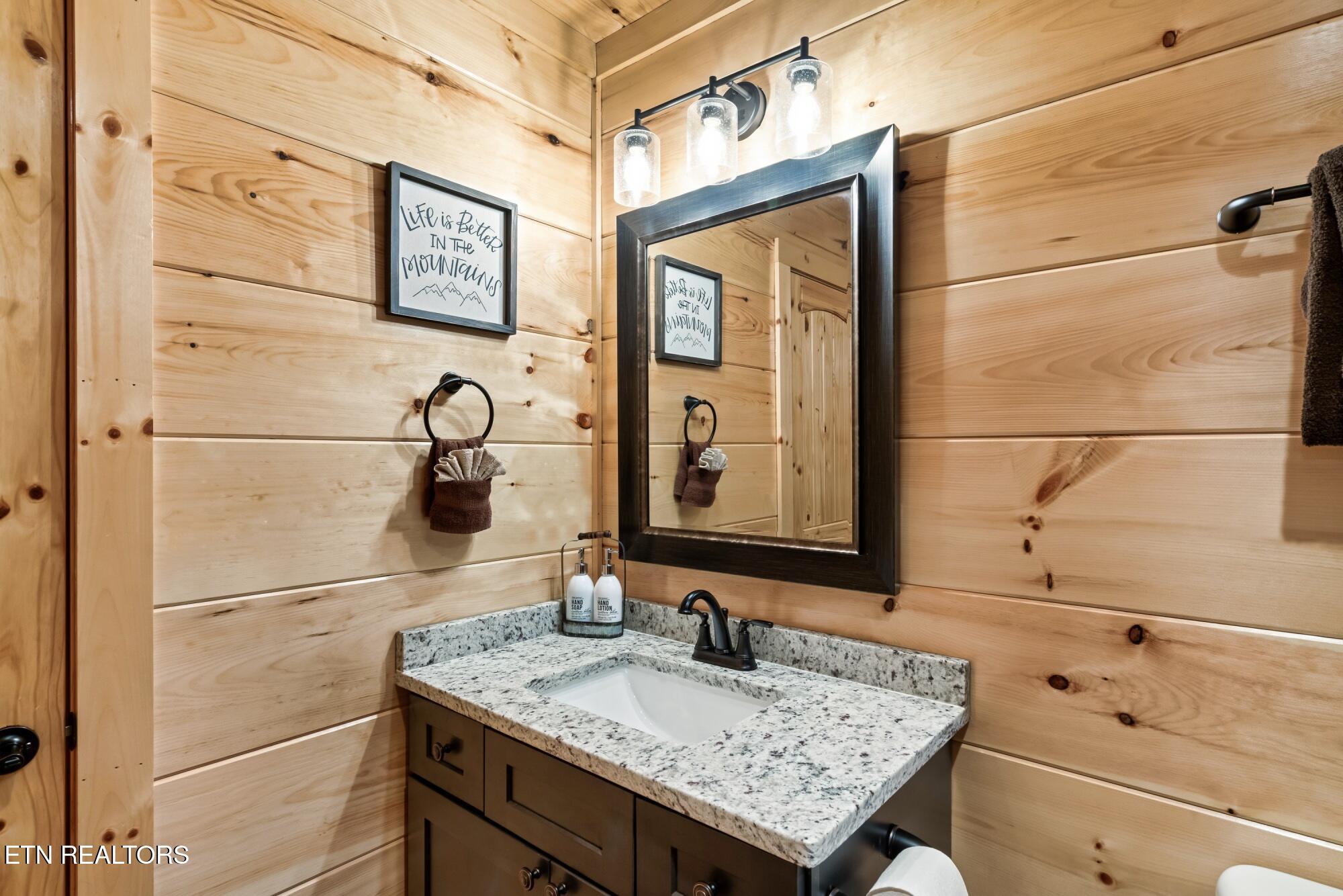 3211 Old Mountain Road Sevierville TN 37876