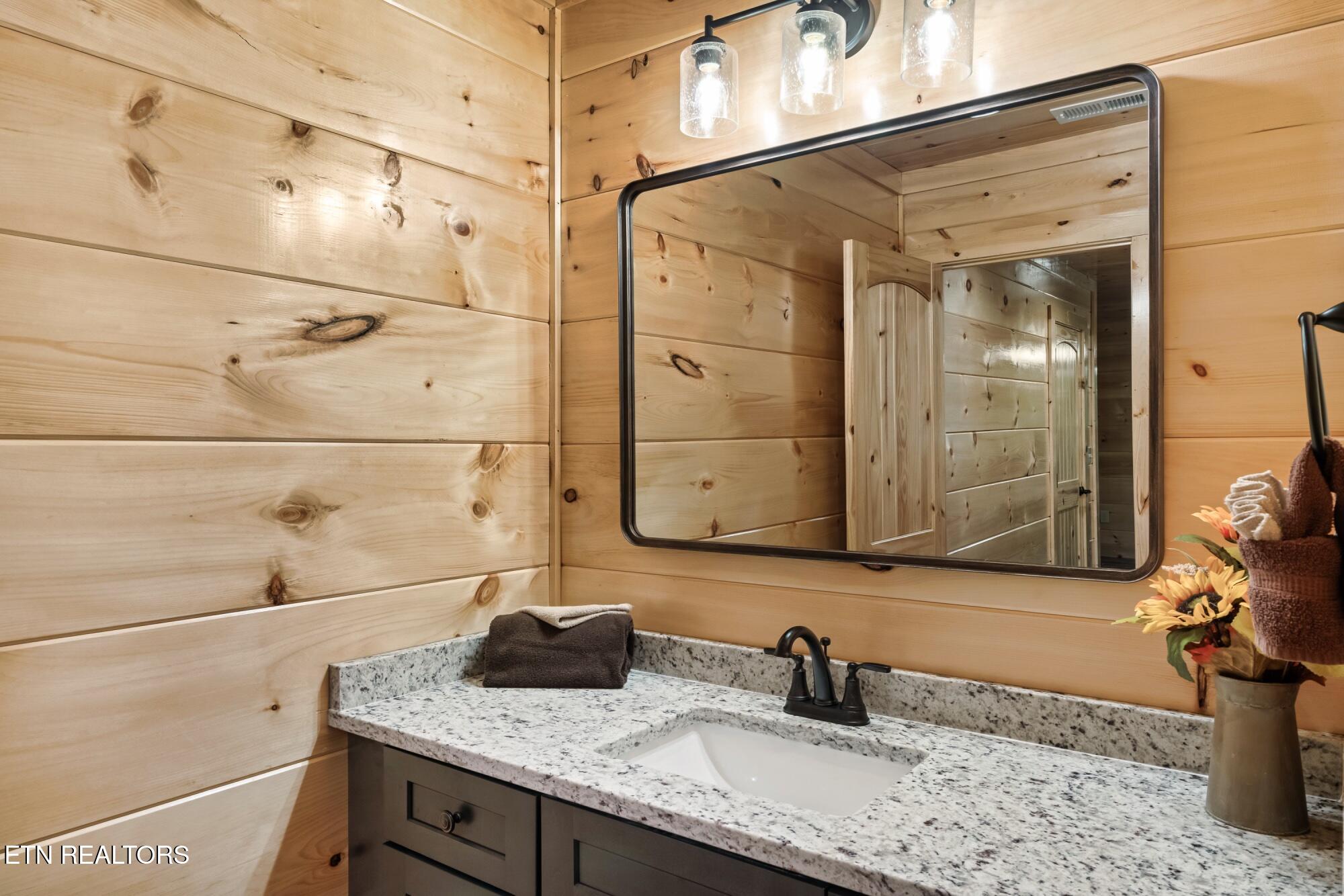 3211 Old Mountain Road Sevierville TN 37876