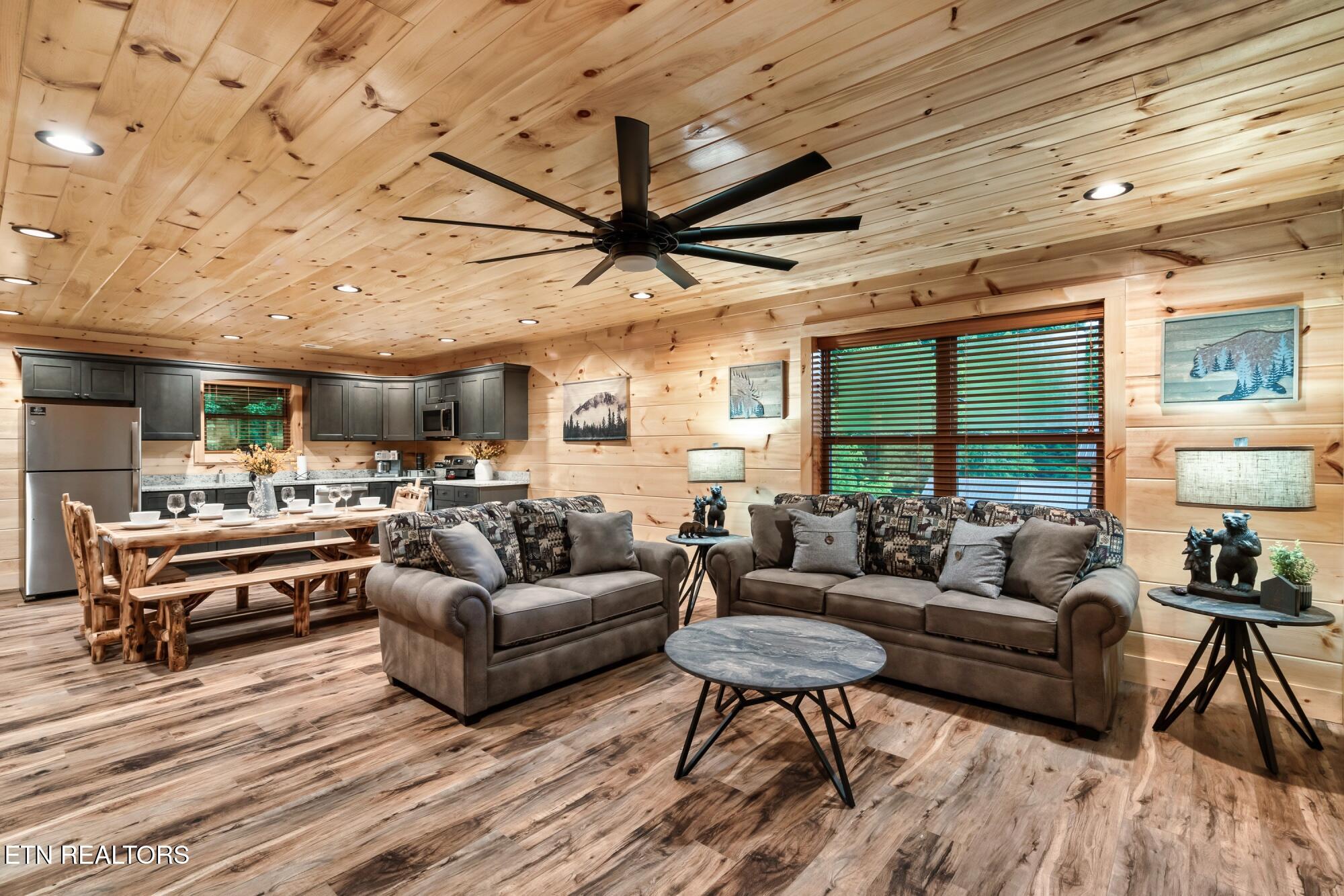 3211 Old Mountain Road Sevierville TN 37876