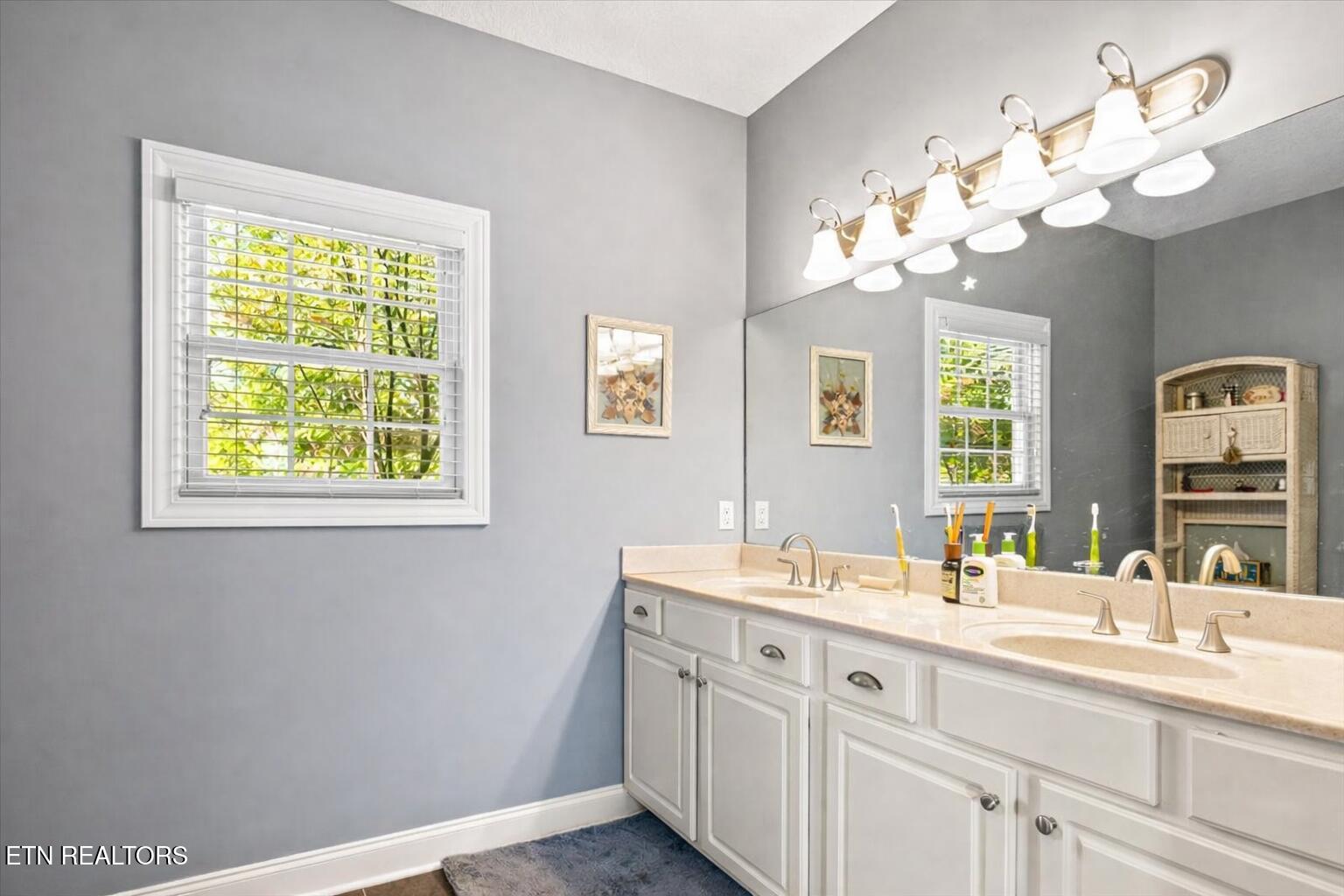 340 Deer Meadow Circle Lafollette TN 37766
