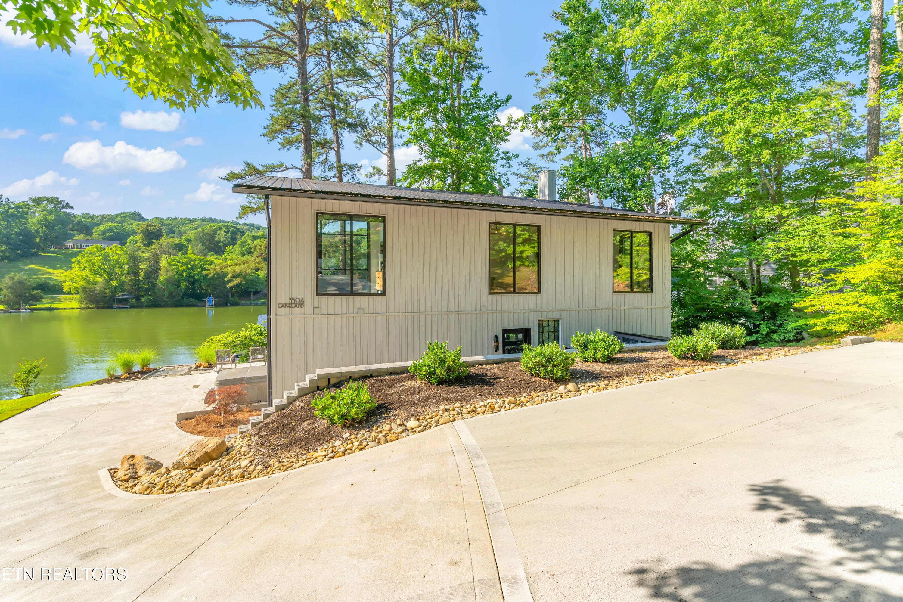 3594 Lakeland Drive Lenoir City TN 37772