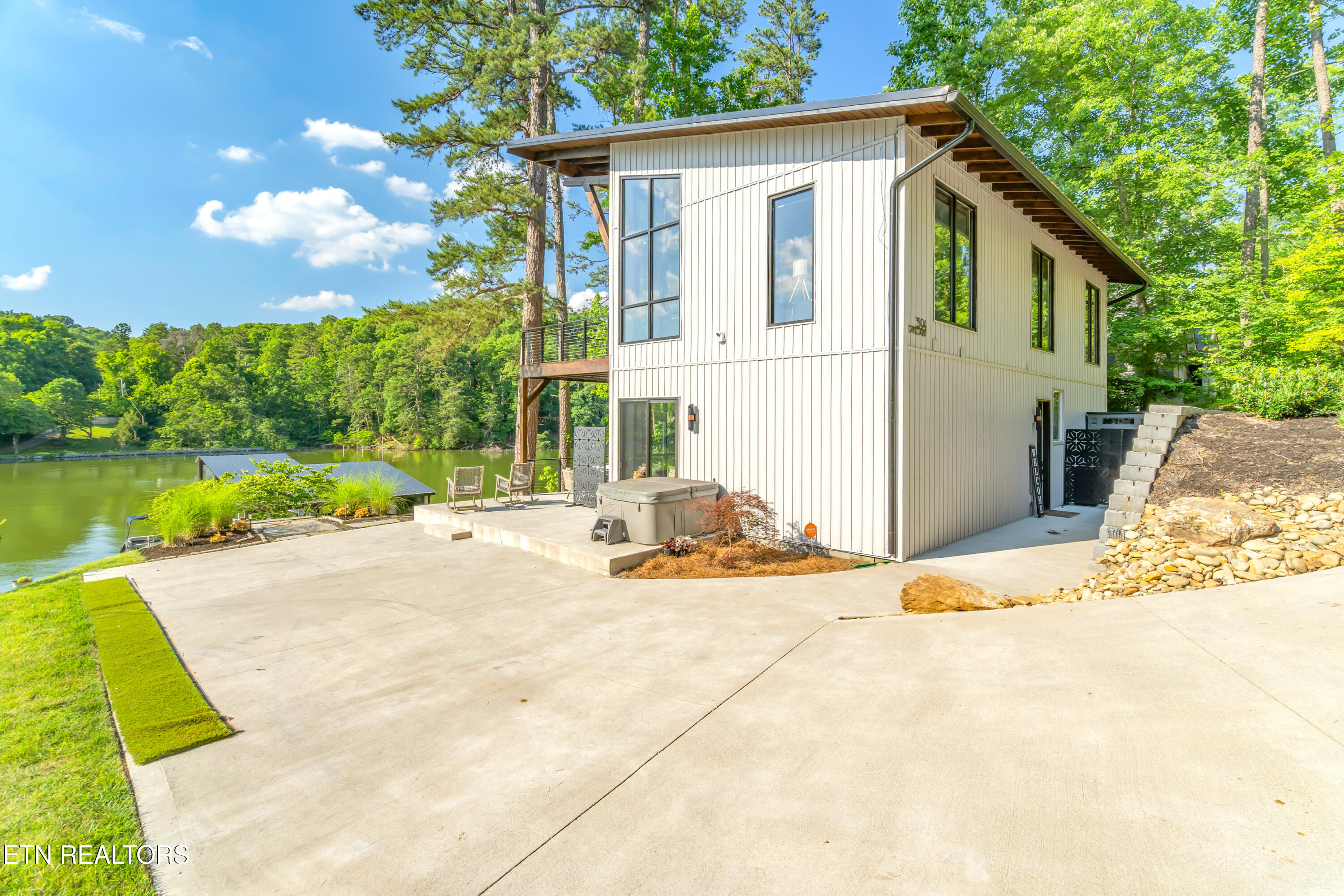 3594 Lakeland Drive Lenoir City TN 37772