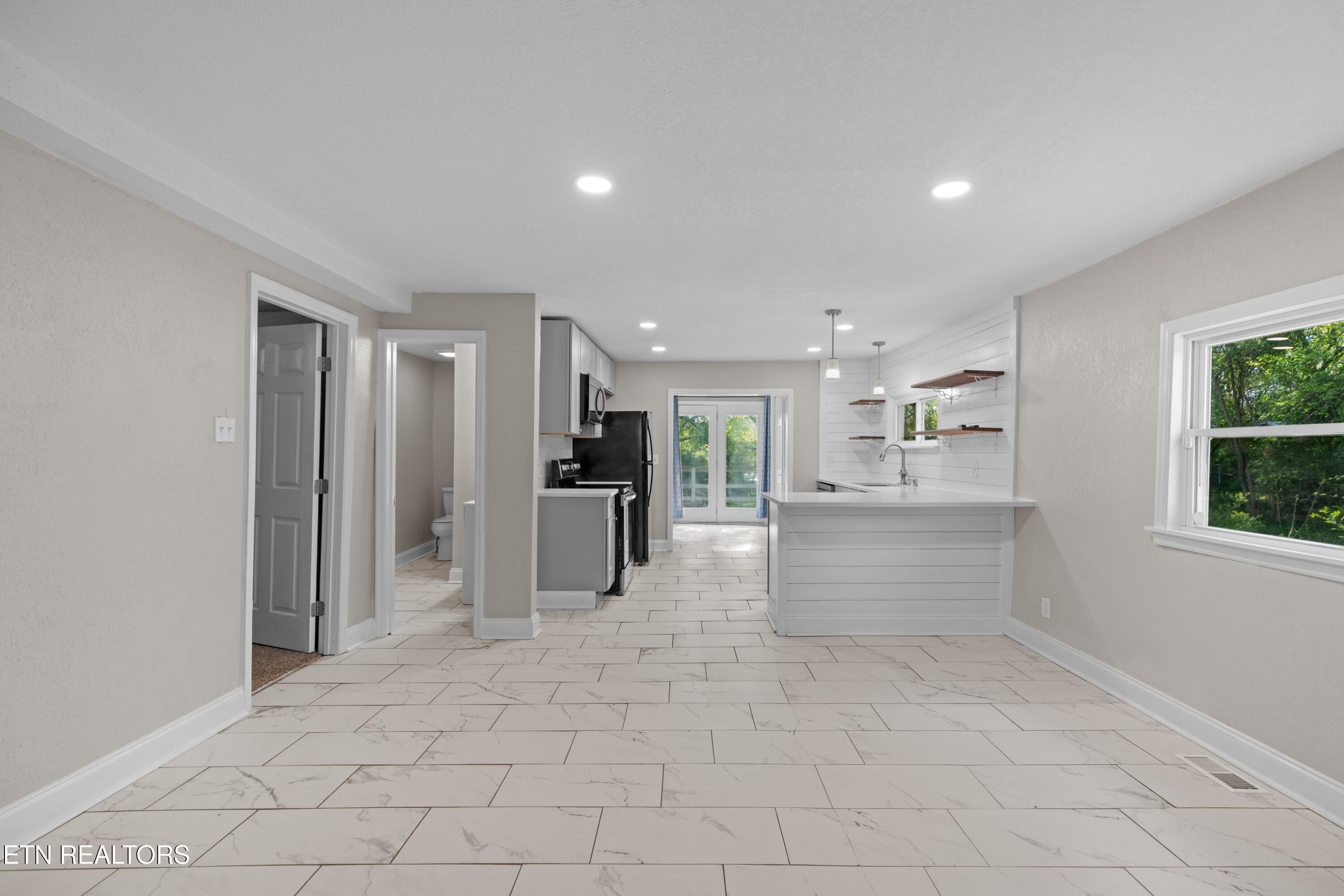 1924 Sunny Lane Knoxville TN 37912