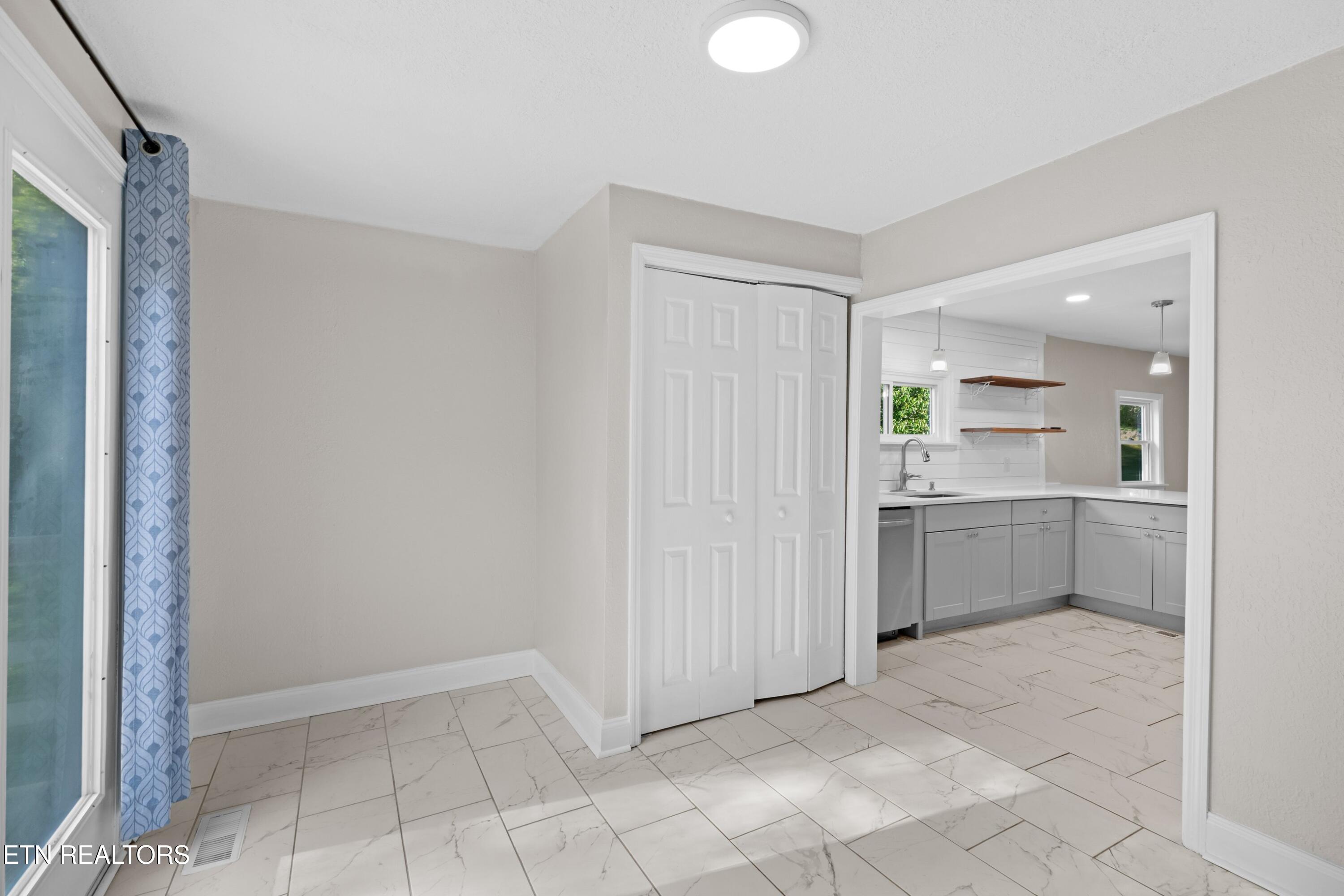 1924 Sunny Lane Knoxville TN 37912