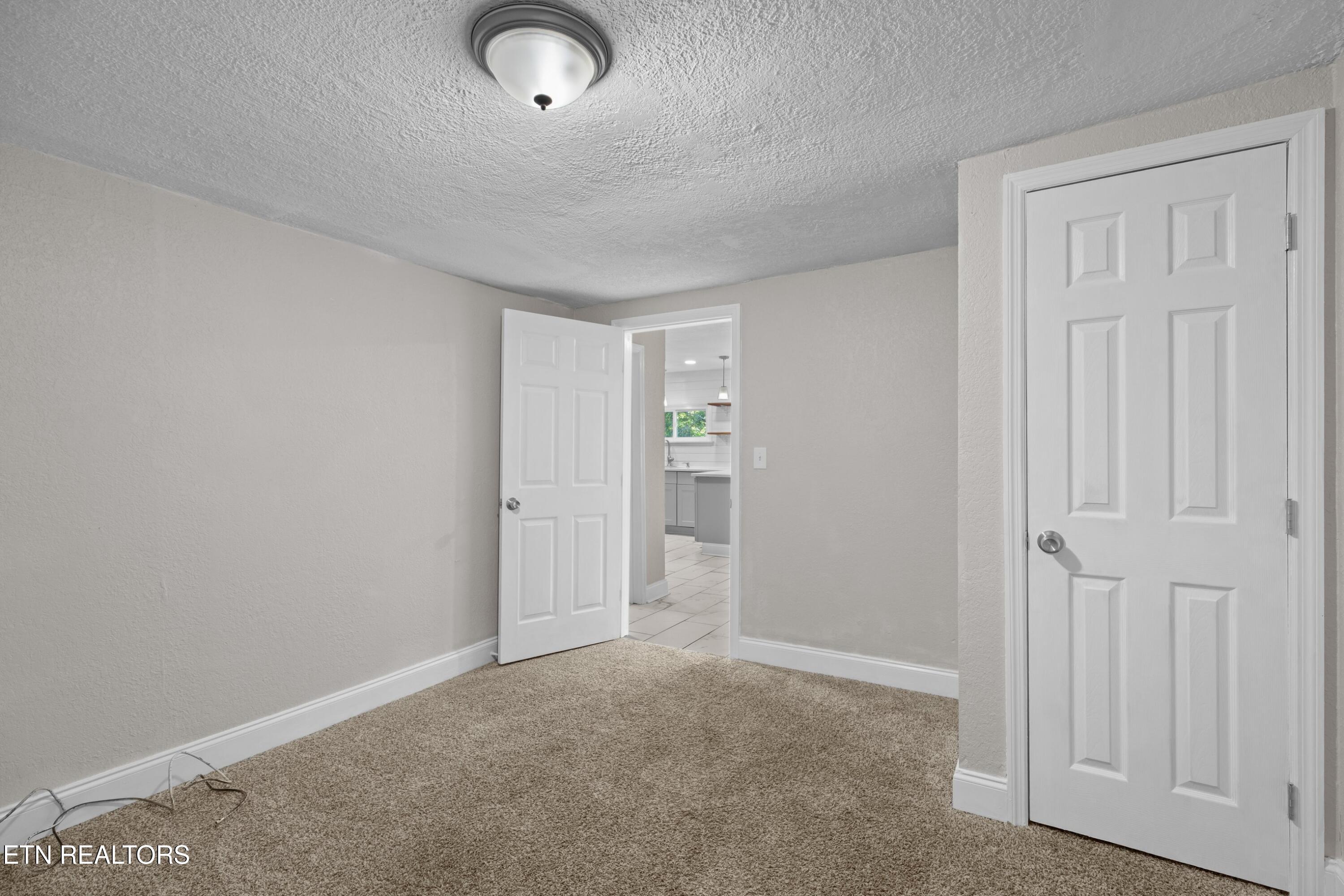 1924 Sunny Lane Knoxville TN 37912