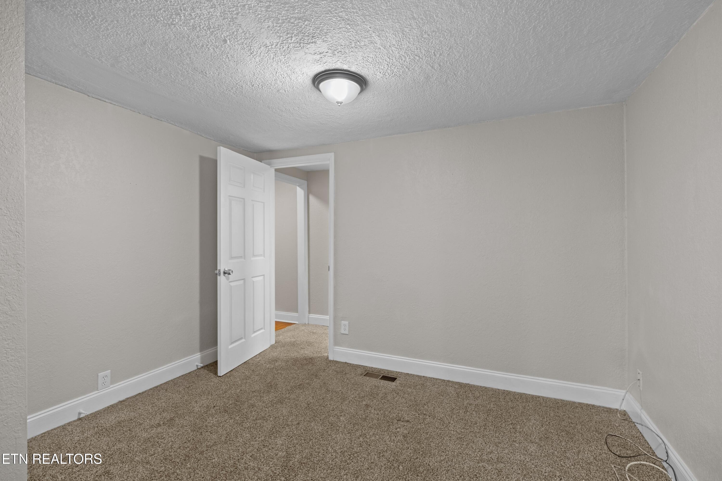 1924 Sunny Lane Knoxville TN 37912