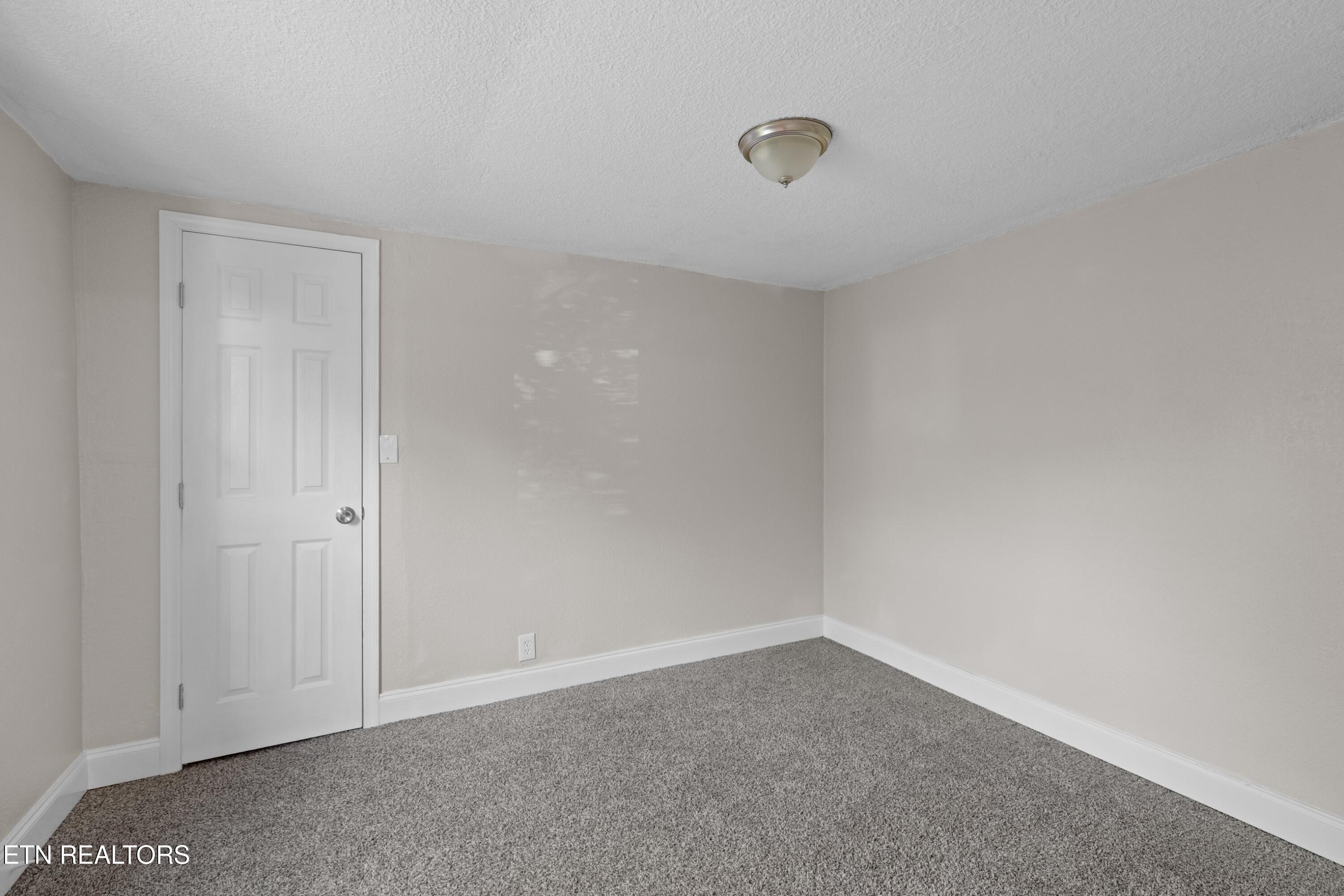 1924 Sunny Lane Knoxville TN 37912