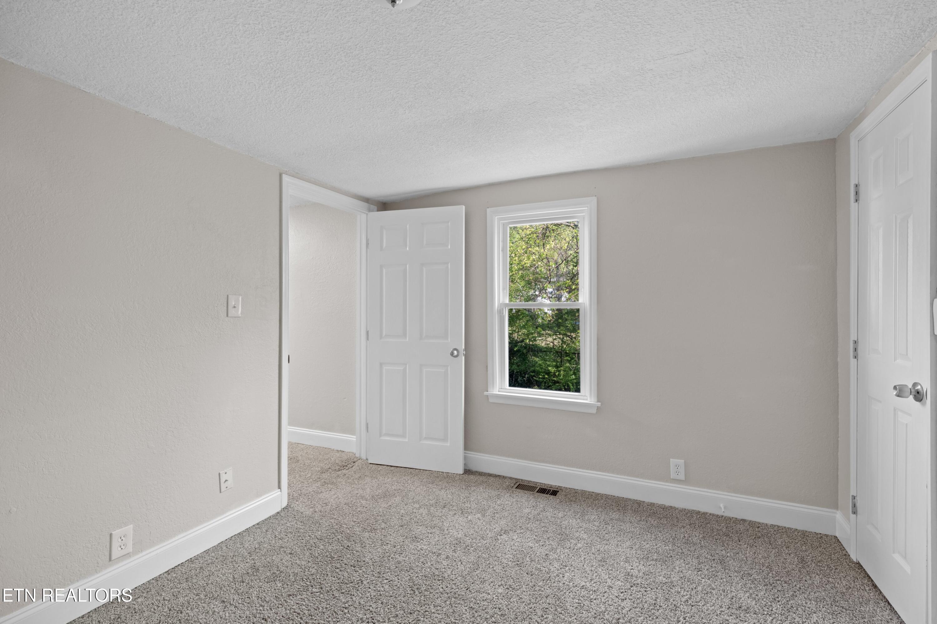 1924 Sunny Lane Knoxville TN 37912