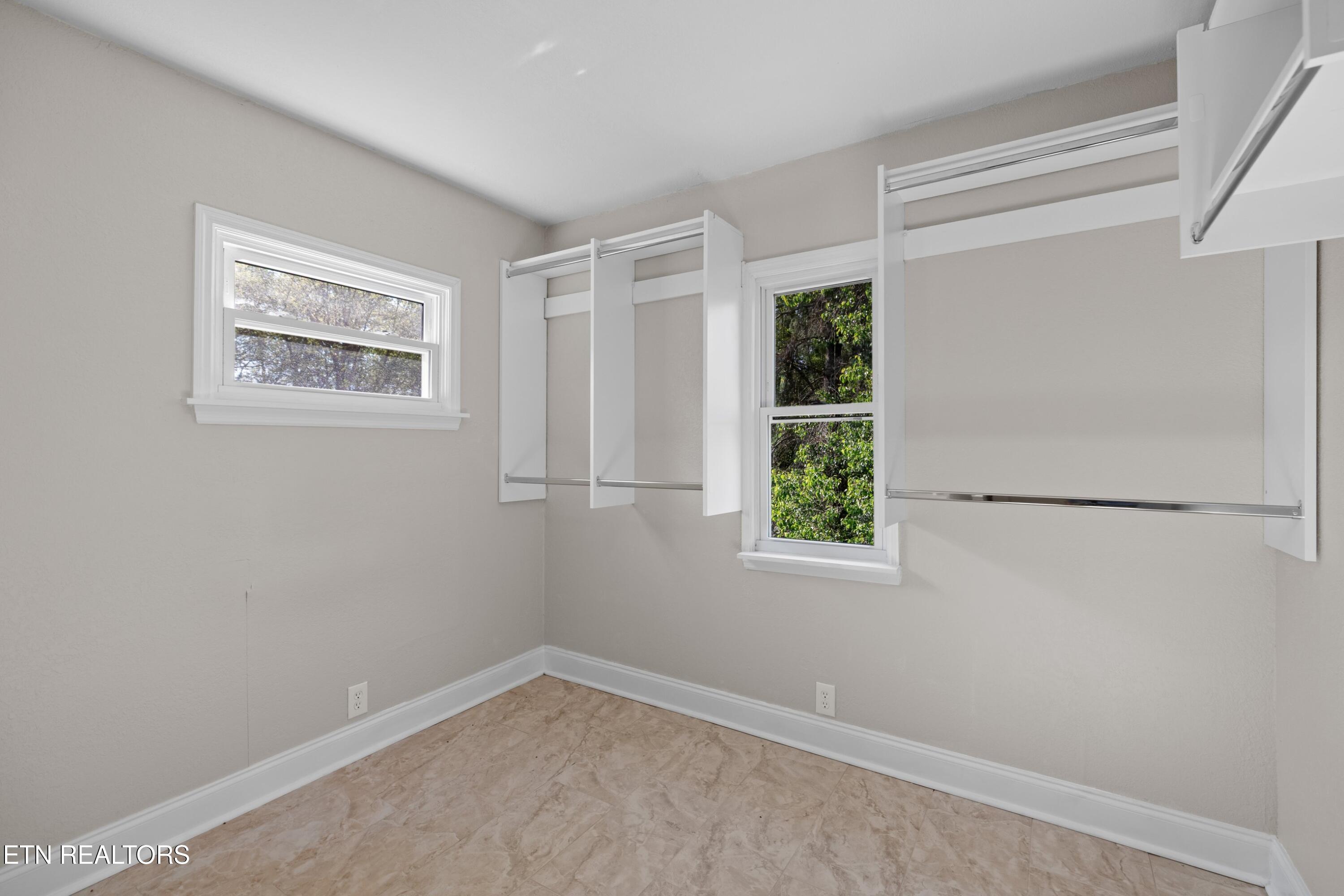 1924 Sunny Lane Knoxville TN 37912