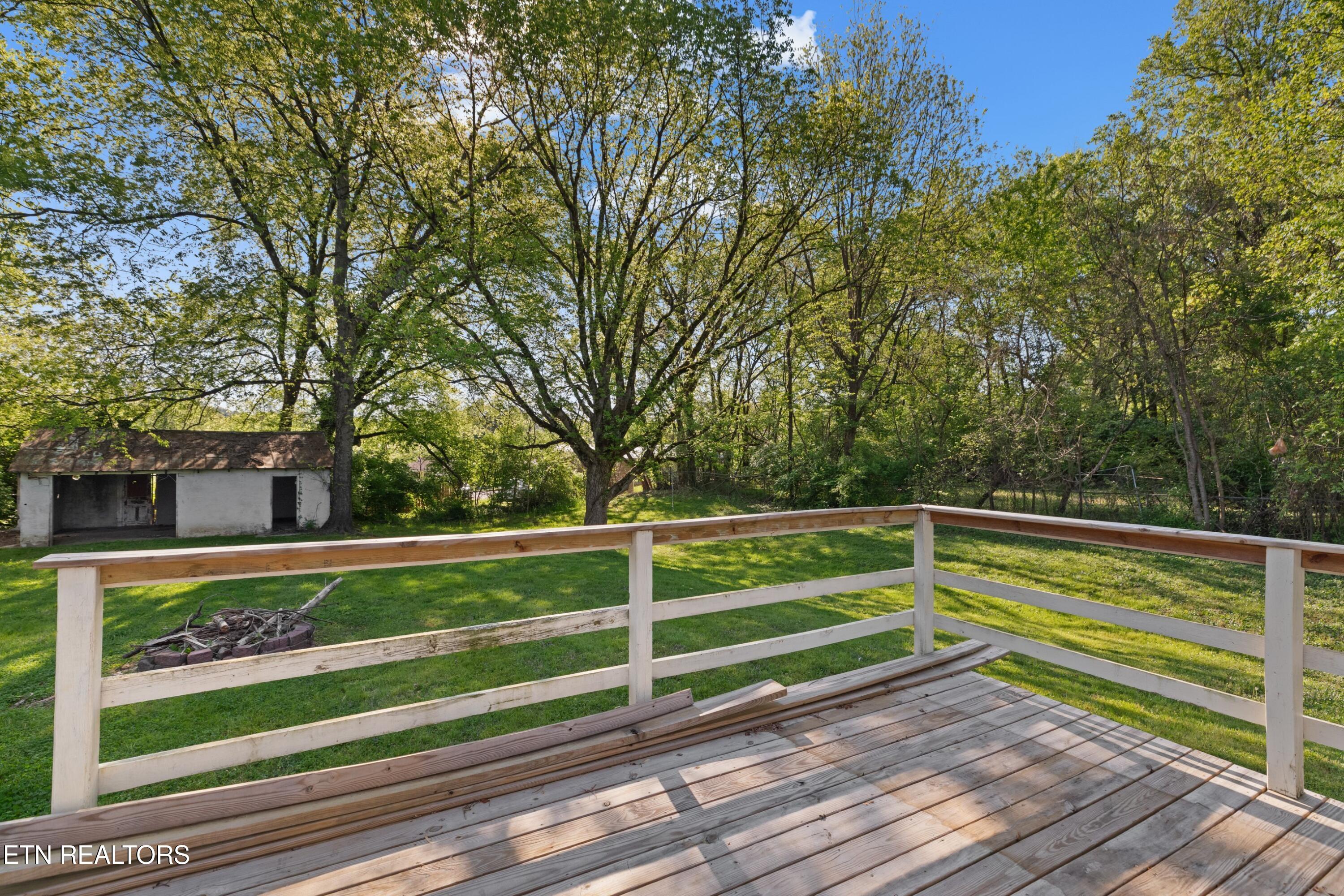 1924 Sunny Lane Knoxville TN 37912