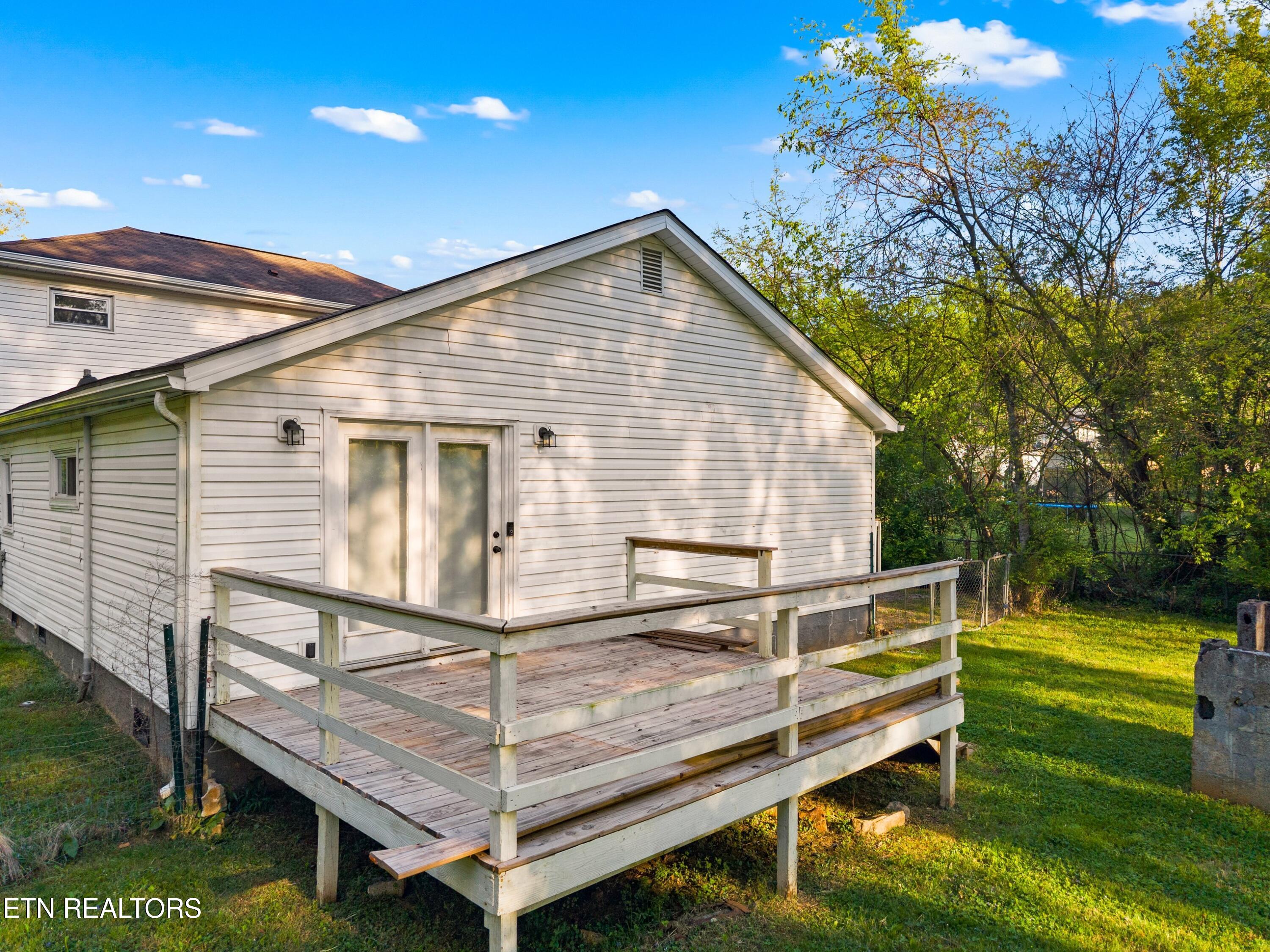 1924 Sunny Lane Knoxville TN 37912