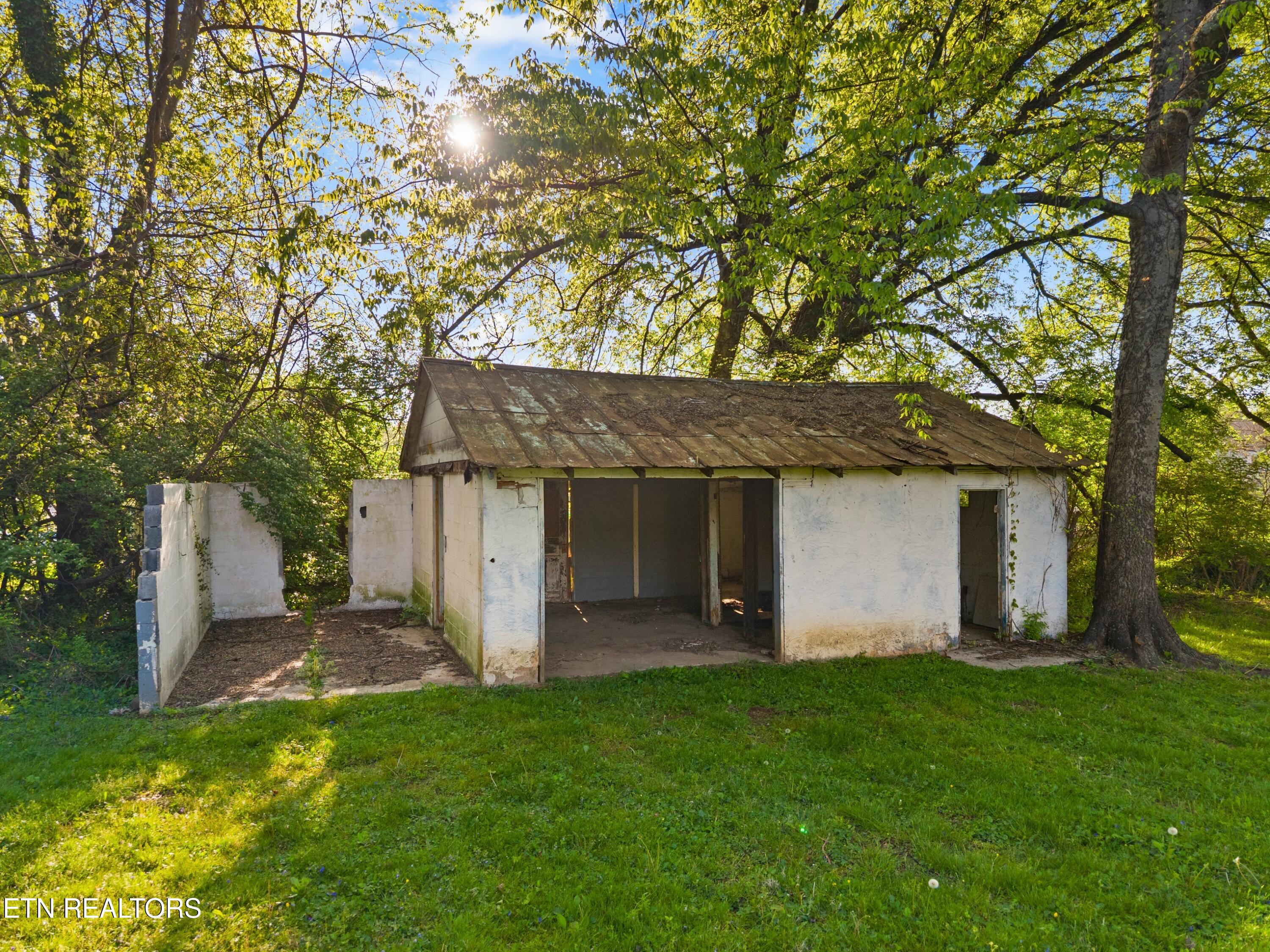 1924 Sunny Lane Knoxville TN 37912