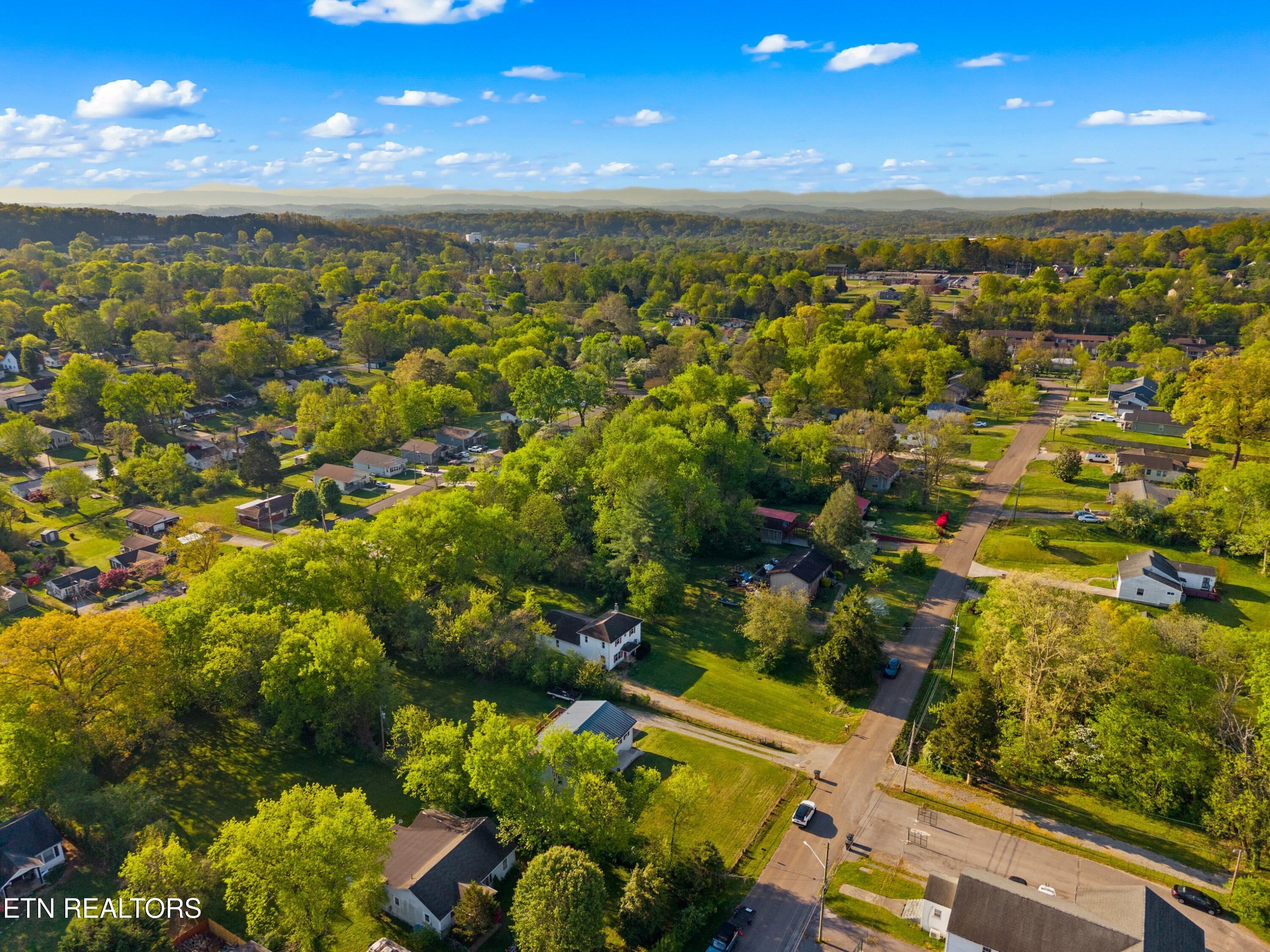 1924 Sunny Lane Knoxville TN 37912