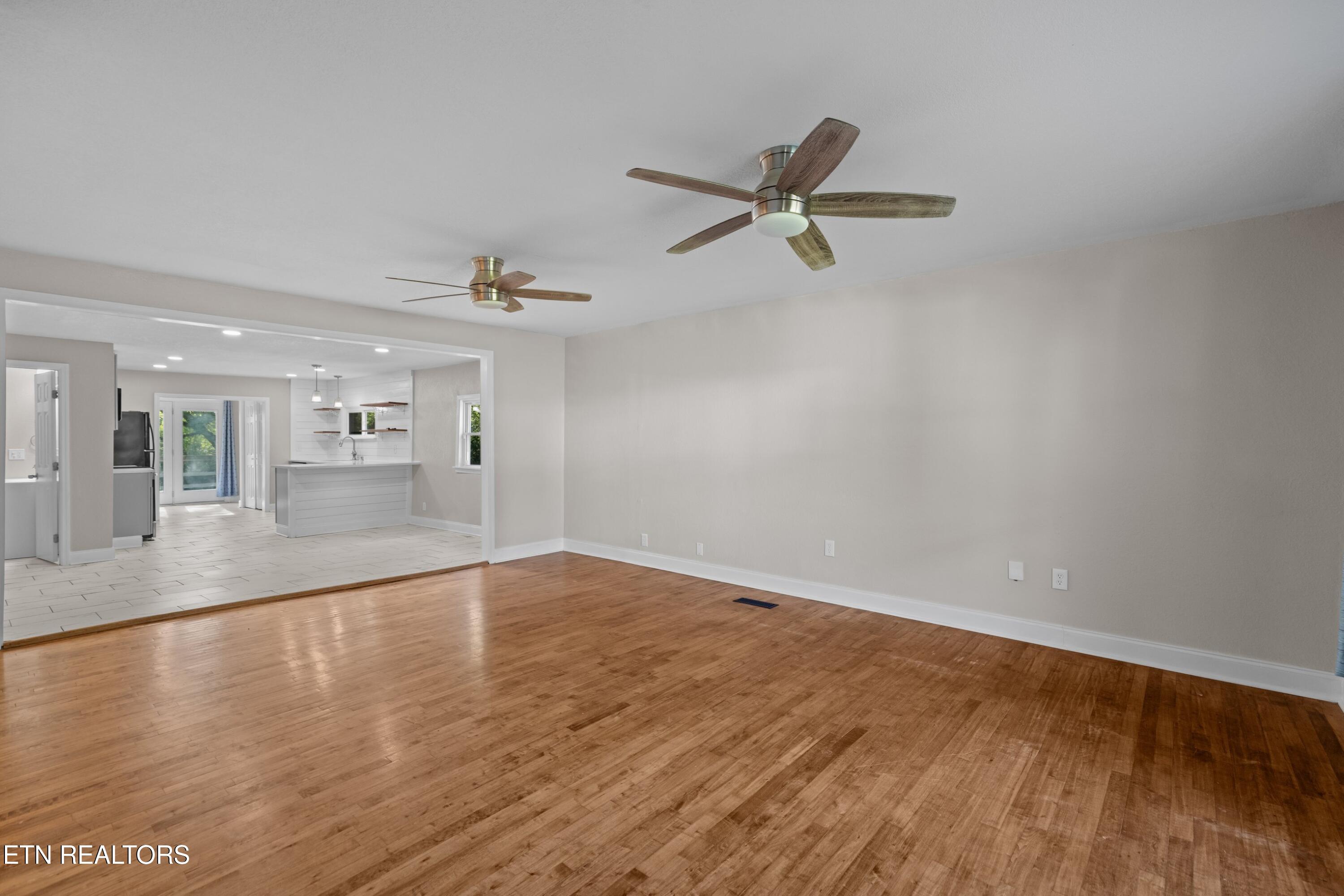 1924 Sunny Lane Knoxville TN 37912