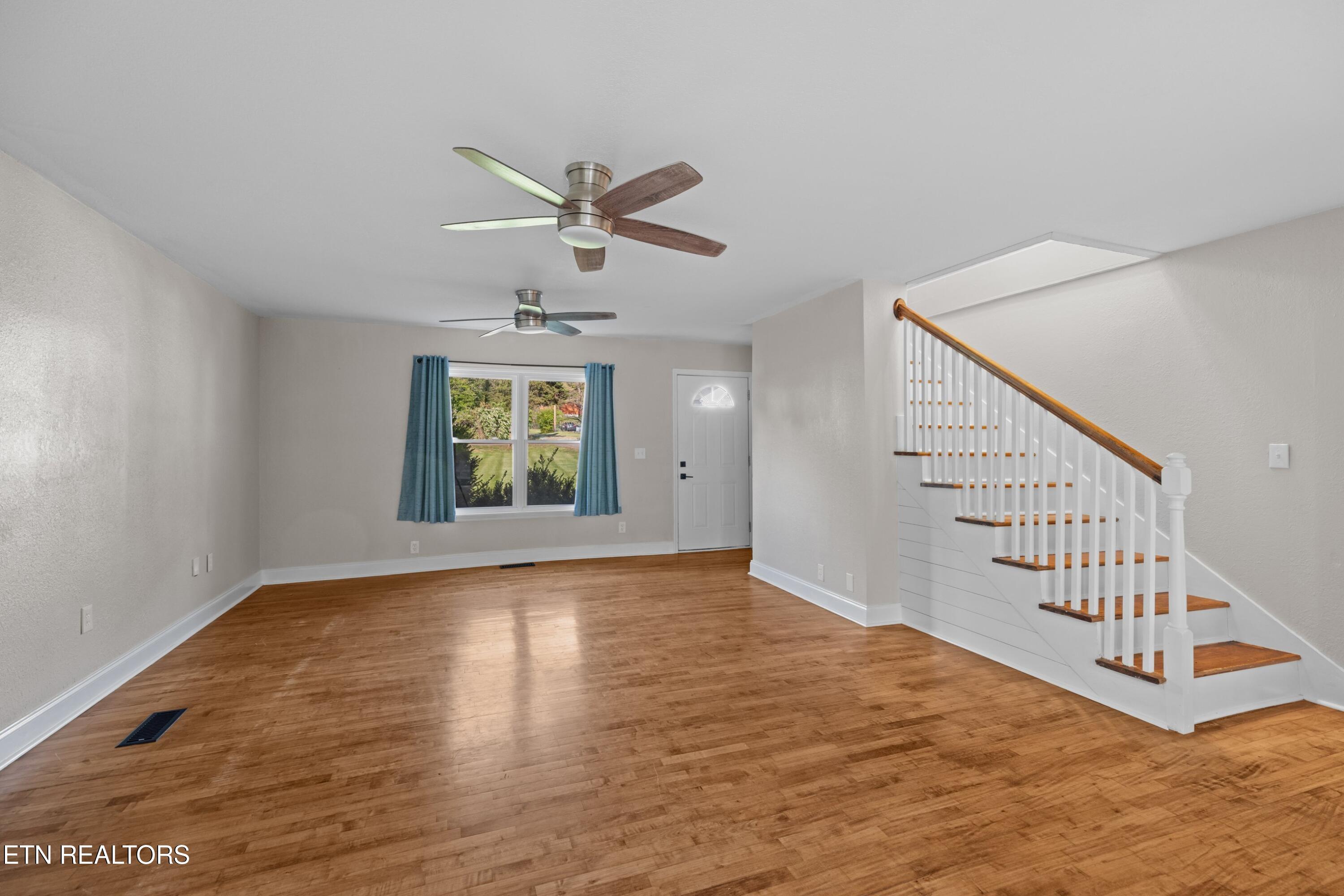 1924 Sunny Lane Knoxville TN 37912