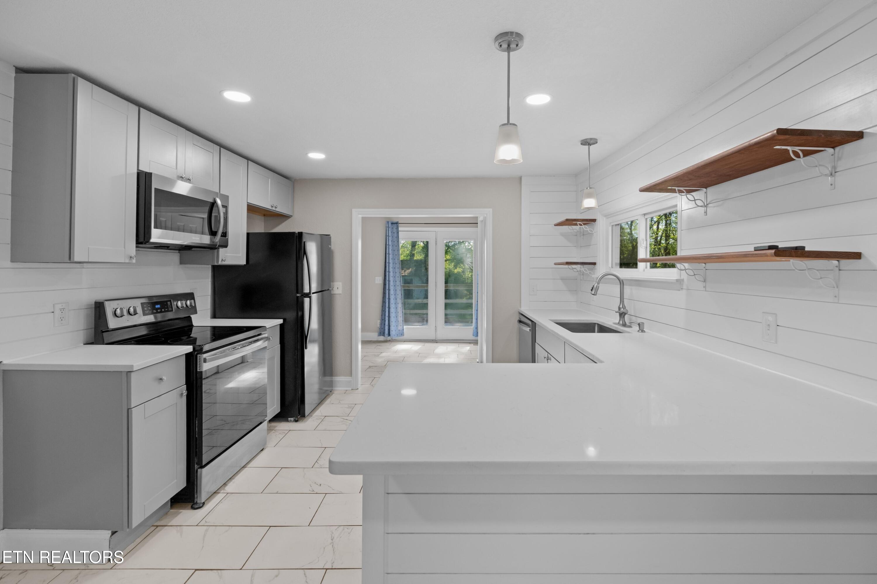 1924 Sunny Lane Knoxville TN 37912