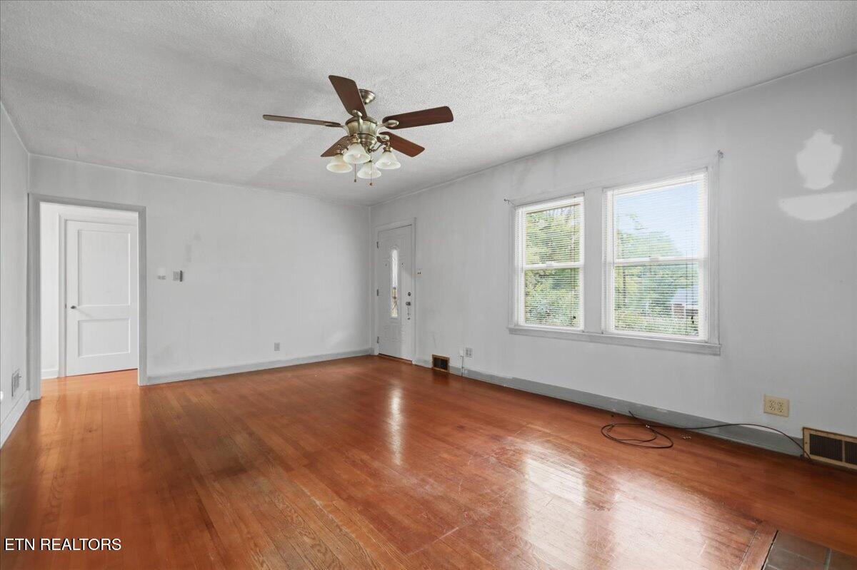 604 Woodlawn Pike Knoxville TN 37920
