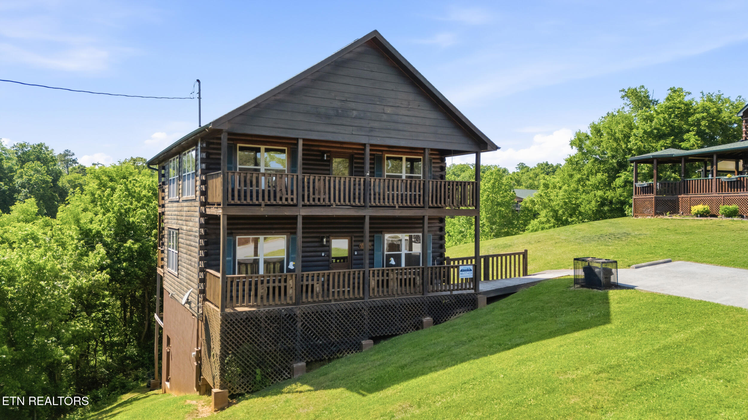 339 Oak Lake Drive Sevierville TN 37876