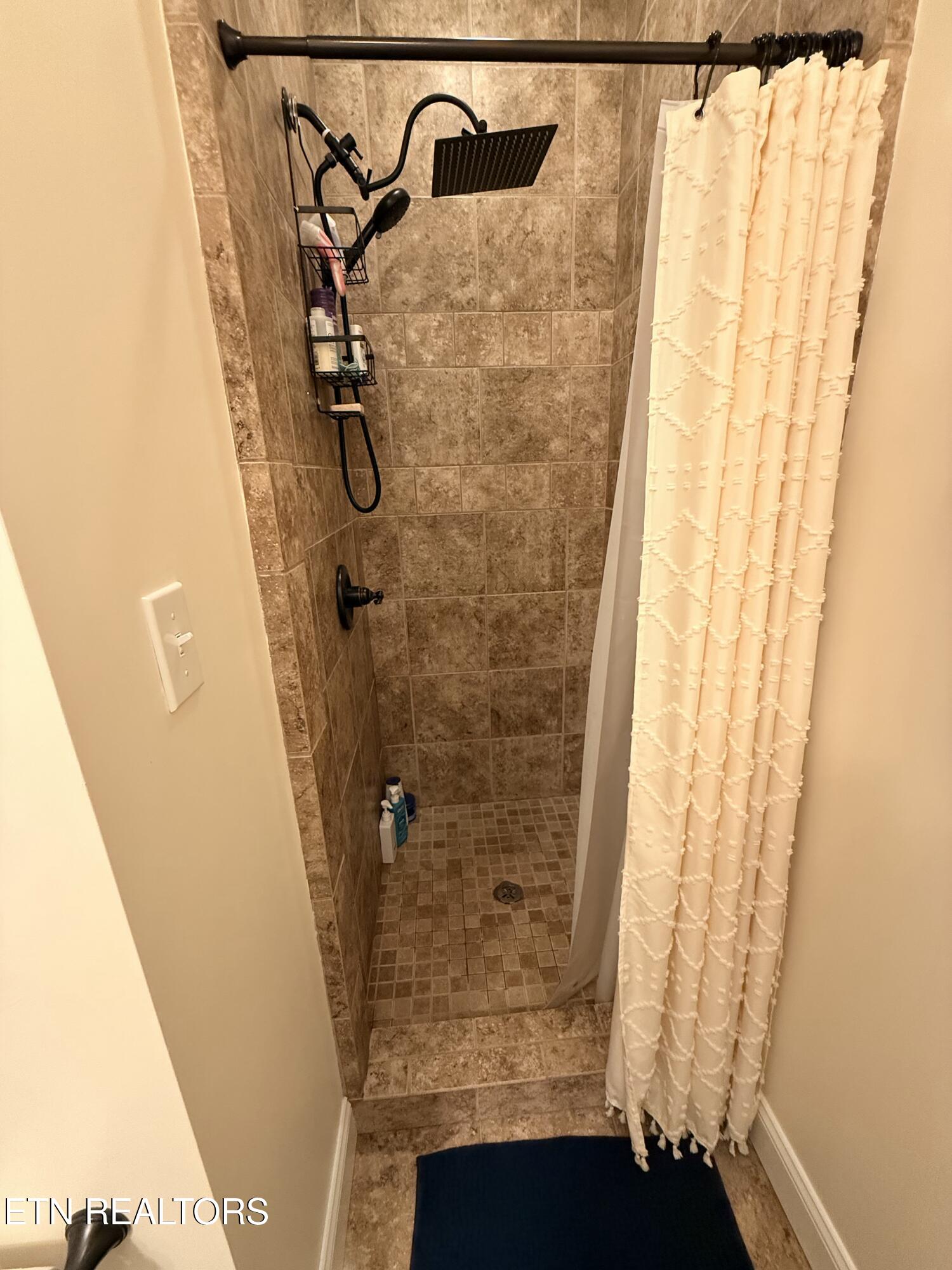104 Dove Lane Speedwell TN 37870