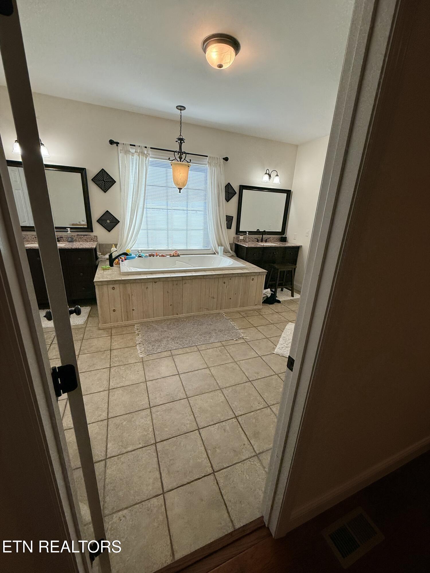 104 Dove Lane Speedwell TN 37870