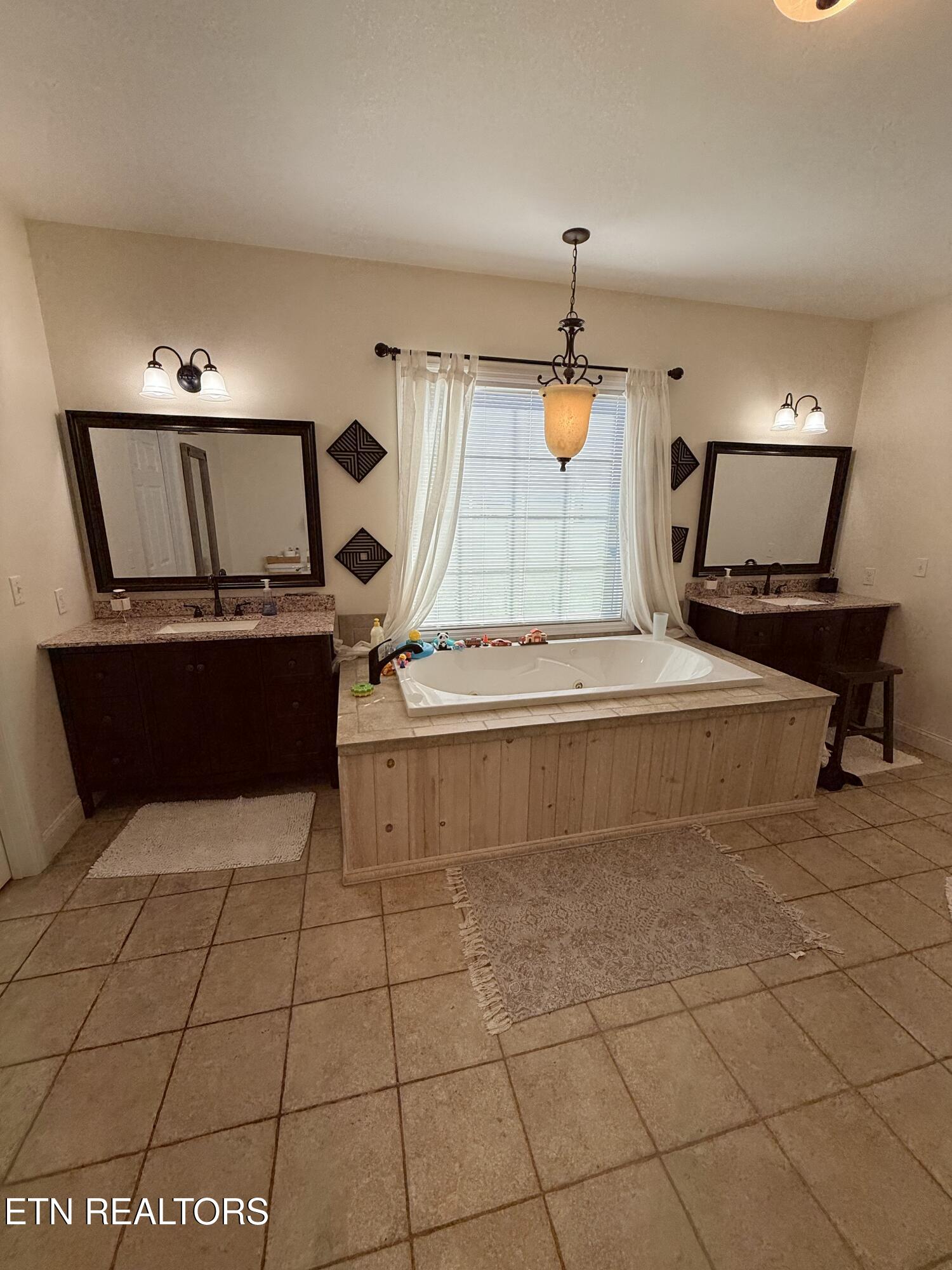104 Dove Lane Speedwell TN 37870