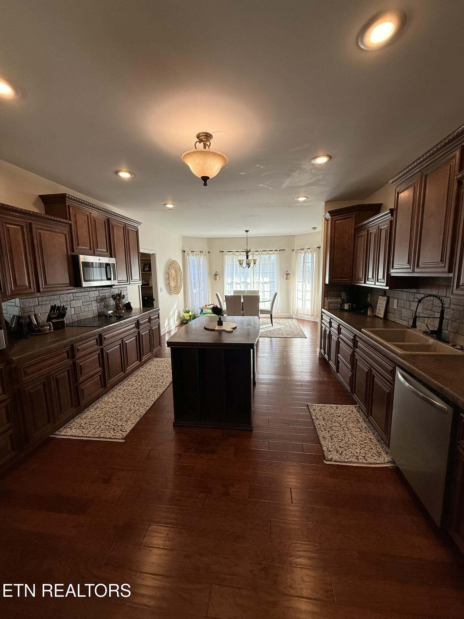 104 Dove Lane Speedwell TN 37870