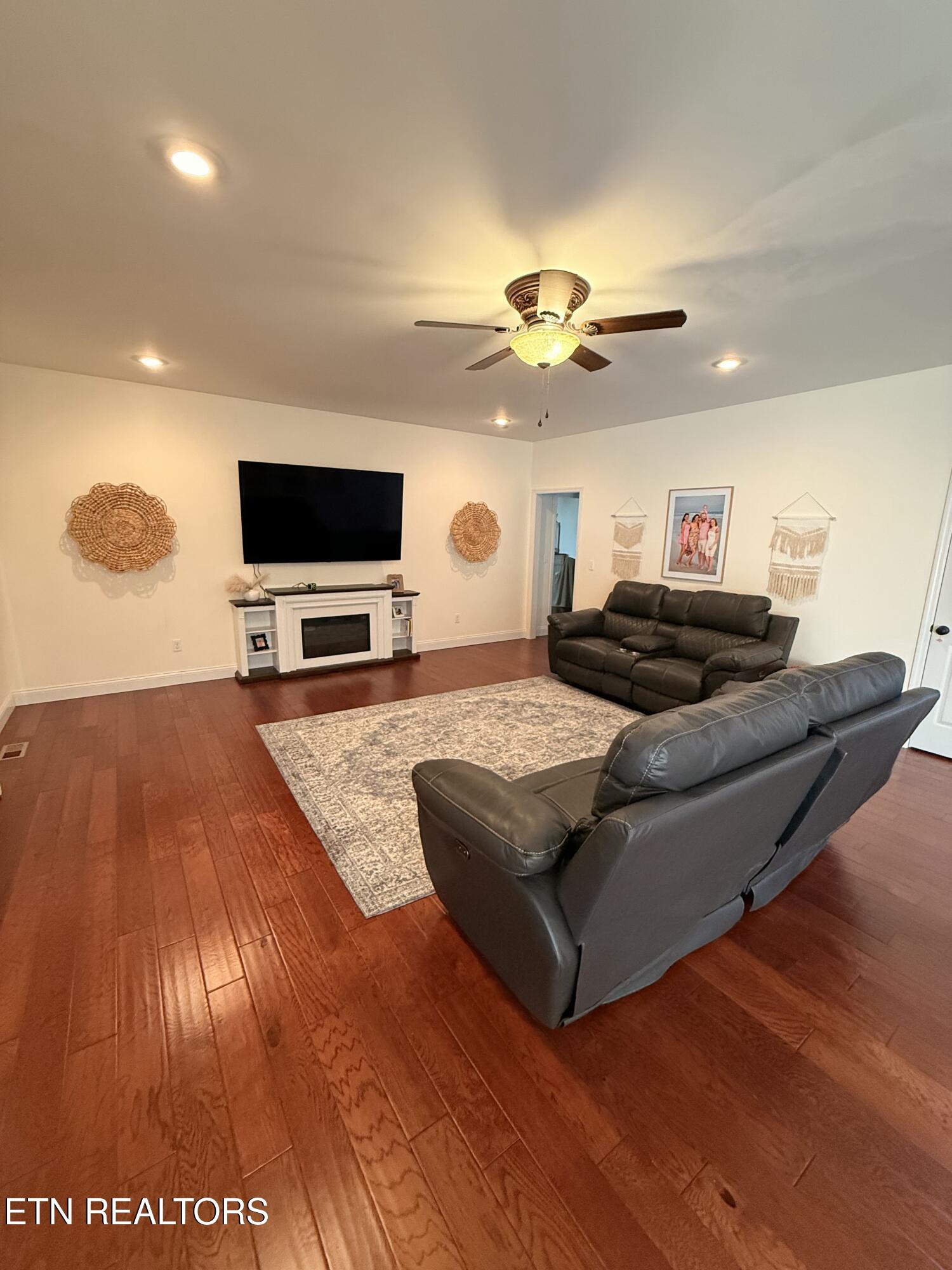 104 Dove Lane Speedwell TN 37870