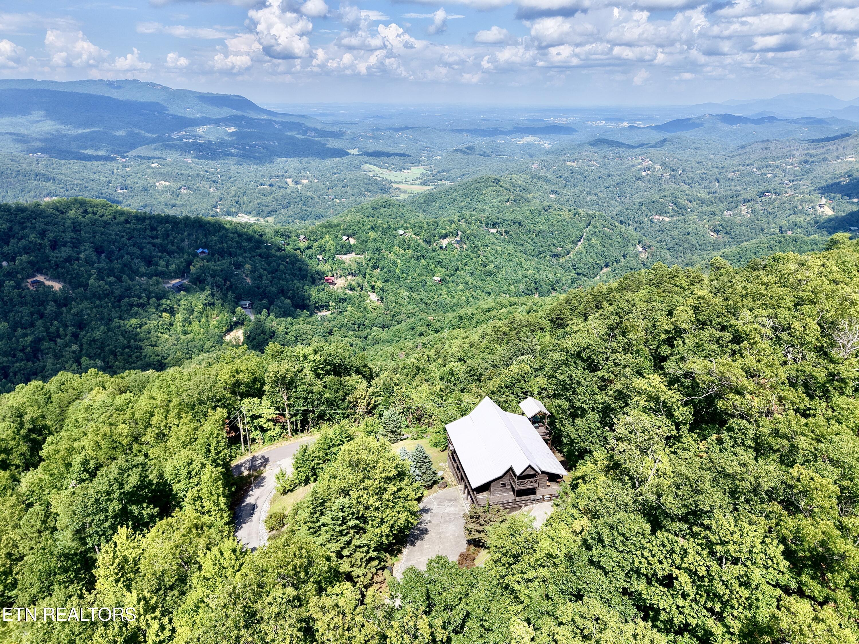 2909 Overholt Trail Pigeon Forge TN 37862