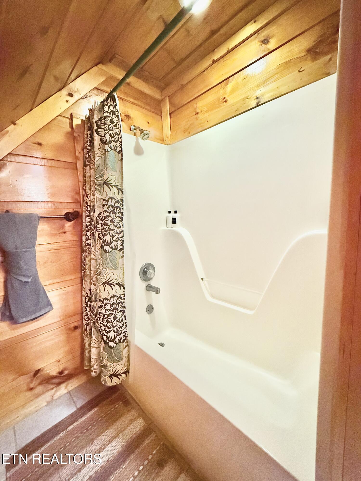 2909 Overholt Trail Pigeon Forge TN 37862