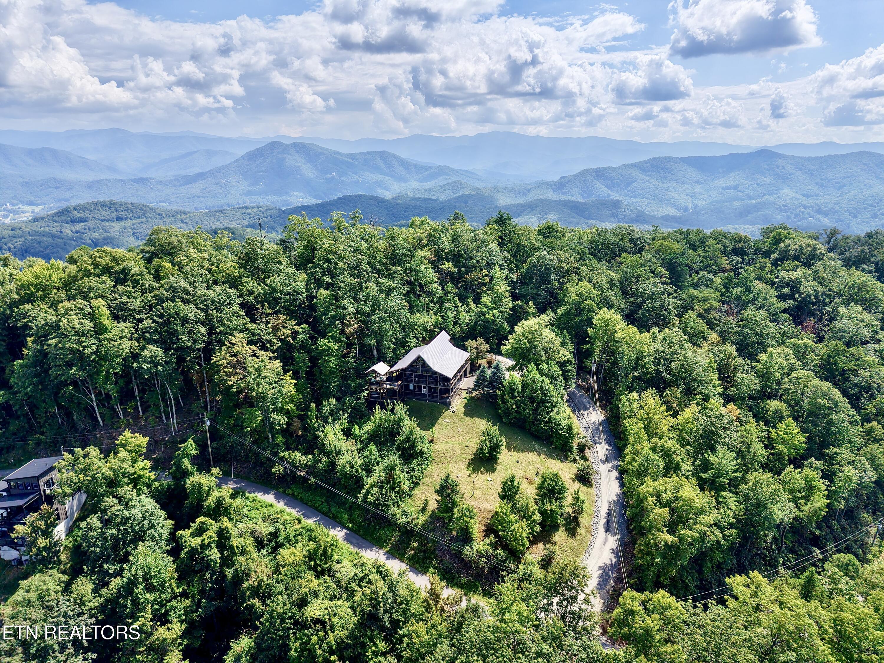 2909 Overholt Trail Pigeon Forge TN 37862