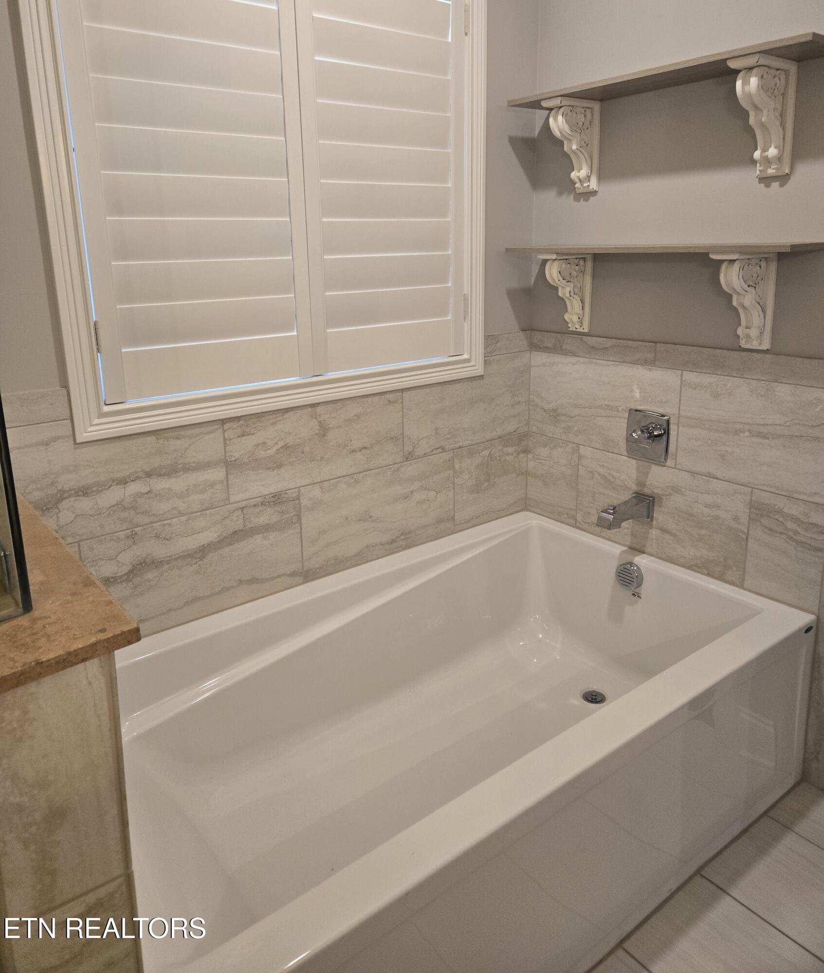 433 Chimney Rock Drive Lenoir City TN 37771