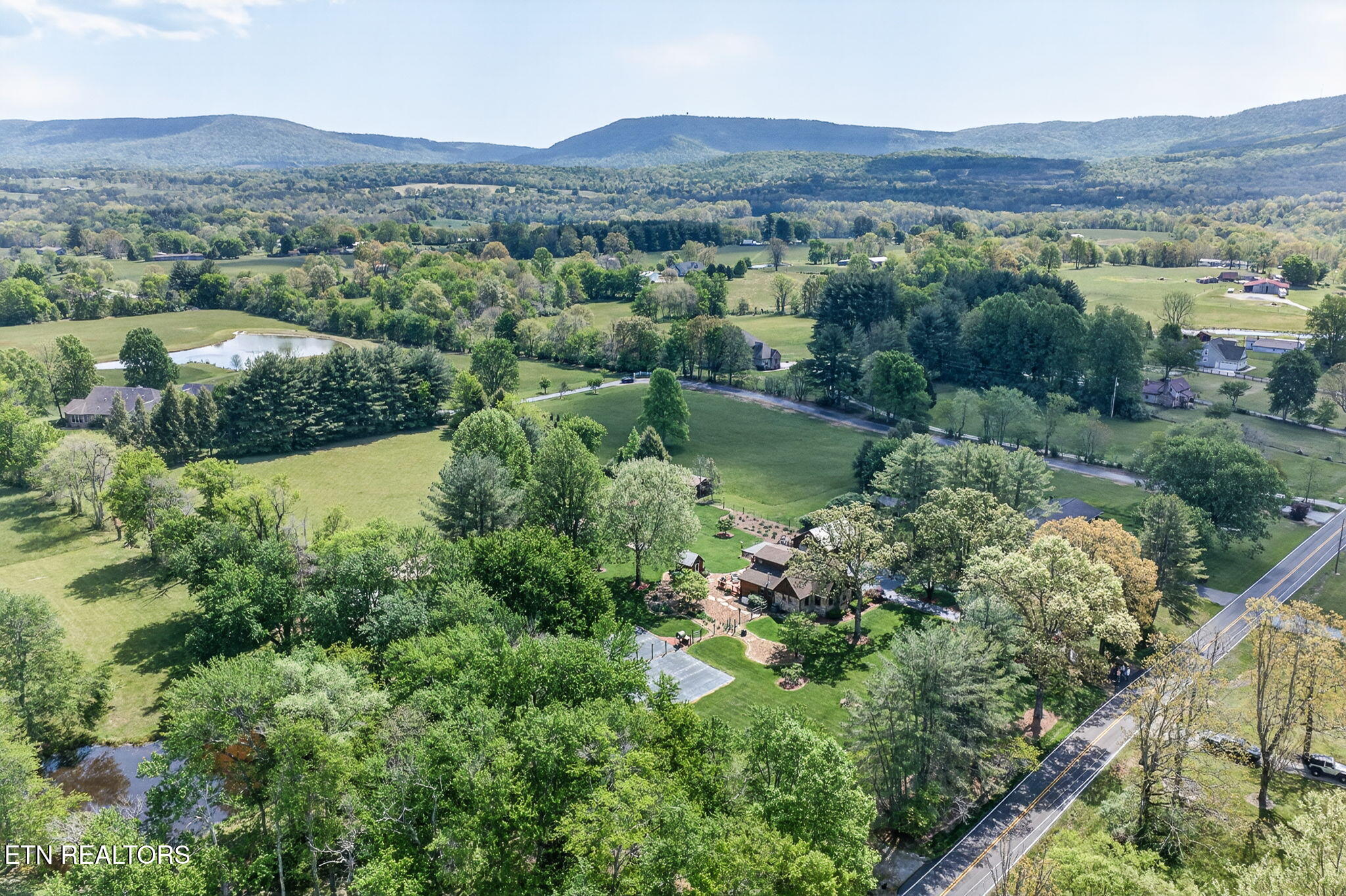 527 Open Range Road Crossville TN 38555