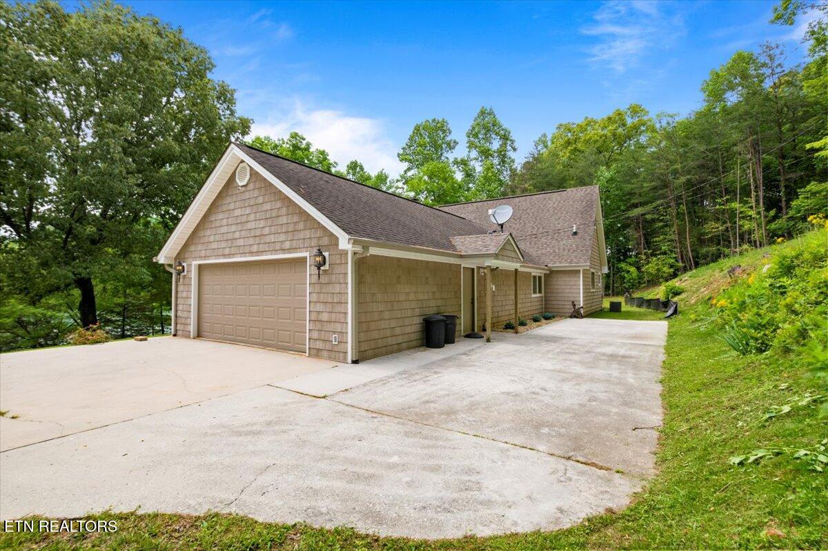 444 Chapman Village Drive Lafollette TN 37766