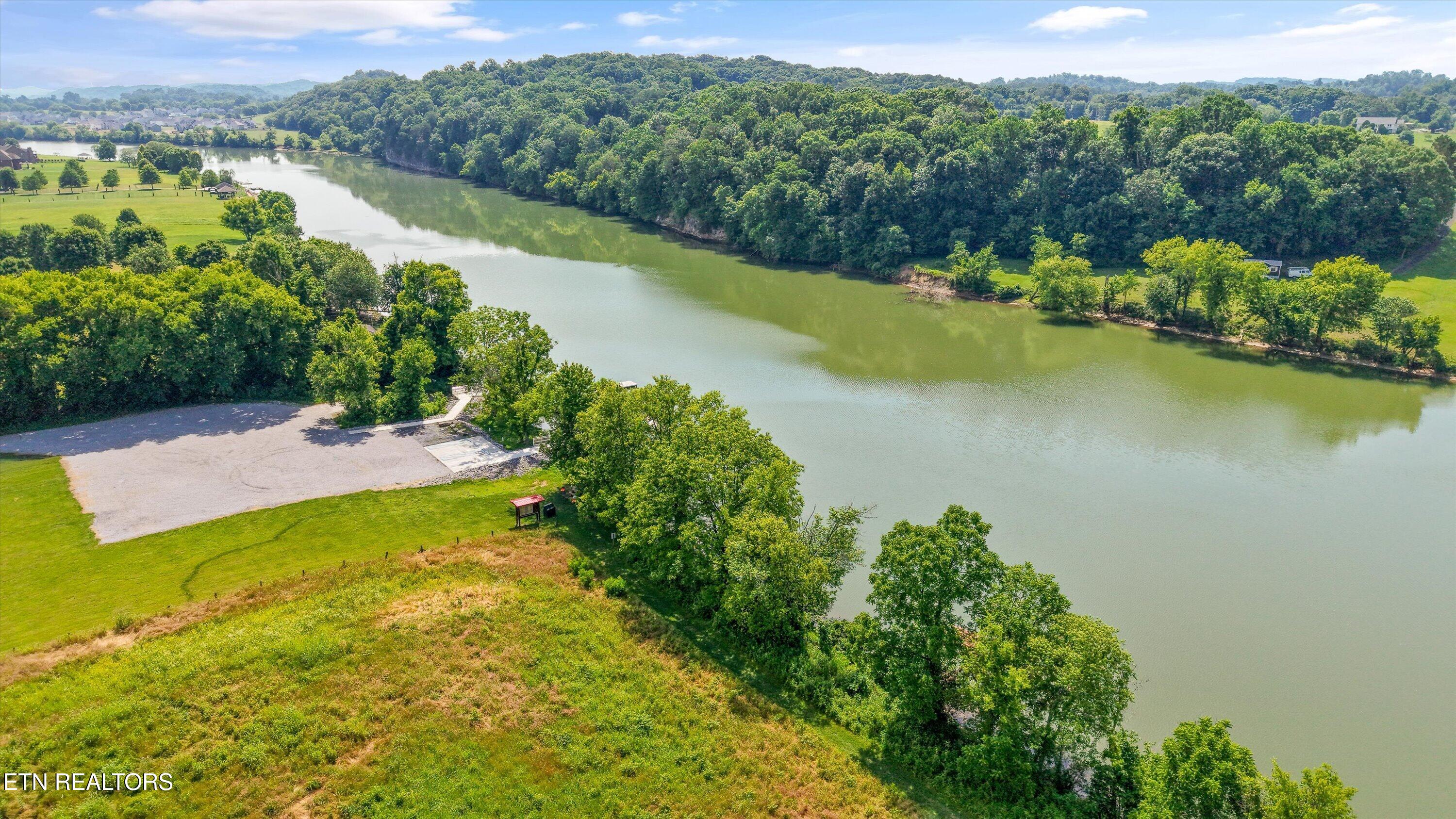 2609 Clyde Ed Road Kodak TN 37764